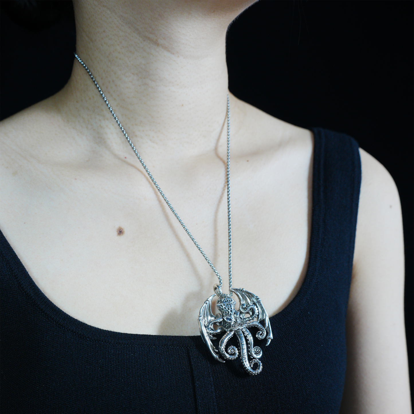 Cthulhu Tentakel Anhänger Halskette | Gotisches geflügeltes Oktopus-Amulett | Dark Fantasy Schmuck