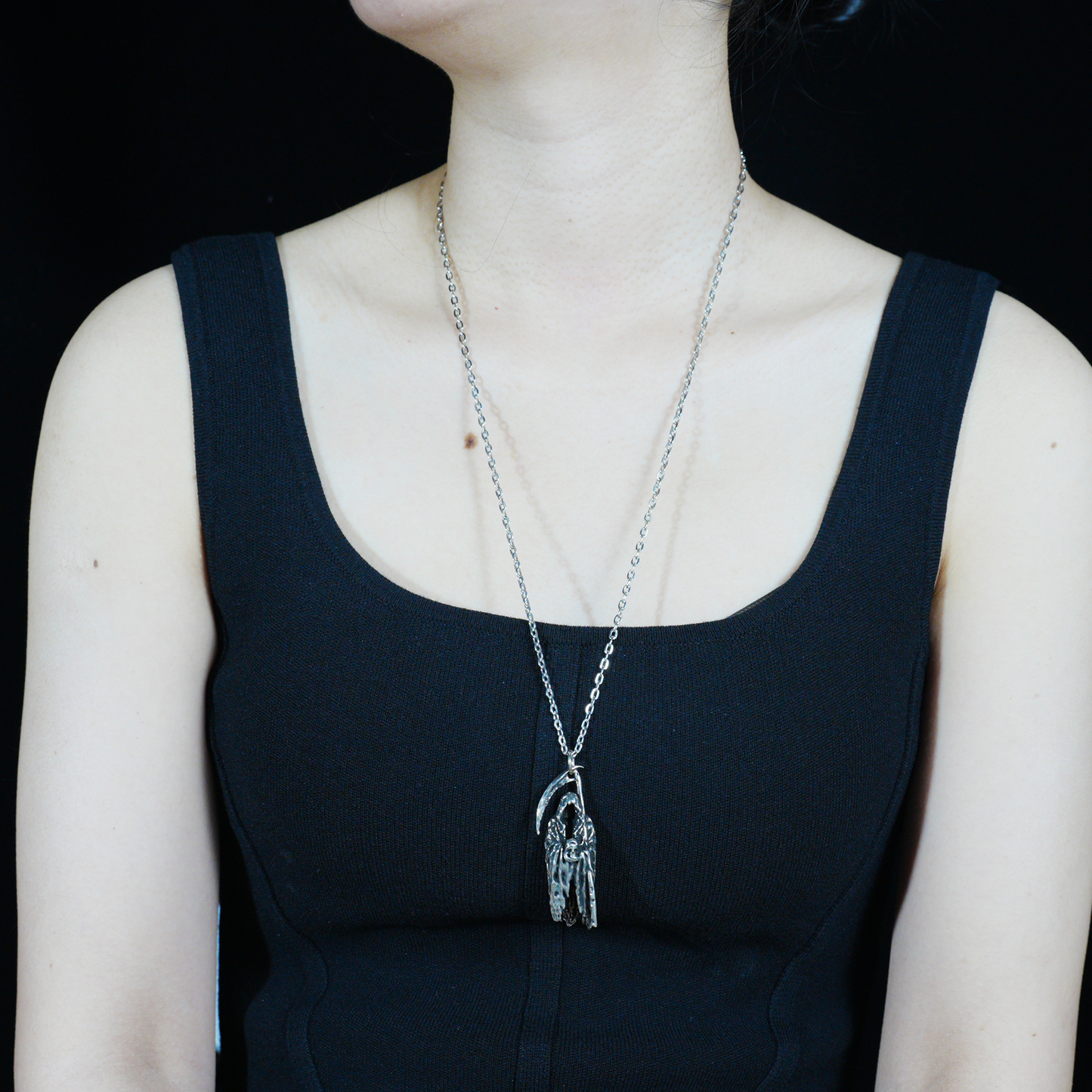 Gothic Grim Reaper Pendant, Dark Amulet Necklace, Hooded Scythe Figure Jewelry, Punk Occult Style for Gothic Outfit & Spiritual Wearers