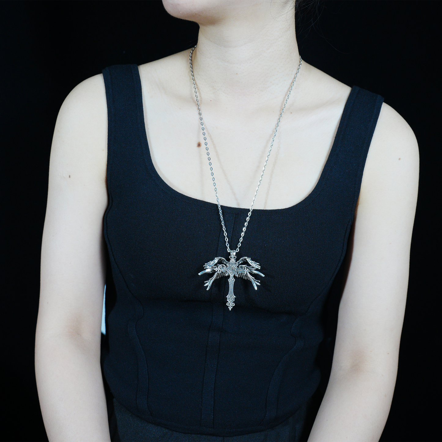 Gothic Kreuz Halskette mit Flügeln, Engel Amulett Anhänger, Vintage Religiöser Schmuck, Statement Fantasy Halskette