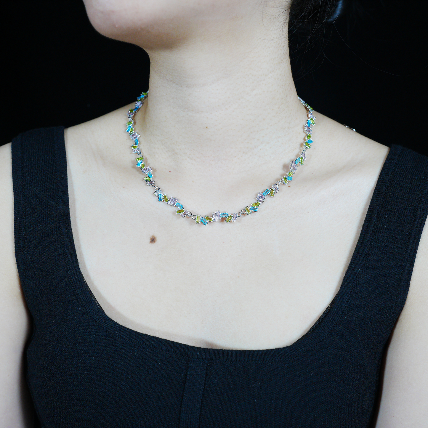 Y2K Bunte Edelstein Halskette, Macaron Pastell Candy Schmuck, Geometrischer Choker für Mädchen, Party Mode Halskette, Künstlerischer Statement Stil