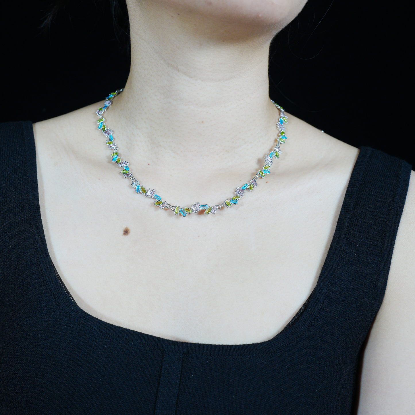 Y2K Bunte Edelstein Halskette, Macaron Pastell Candy Schmuck, Geometrischer Choker für Mädchen, Party Mode Halskette, Künstlerischer Statement Stil