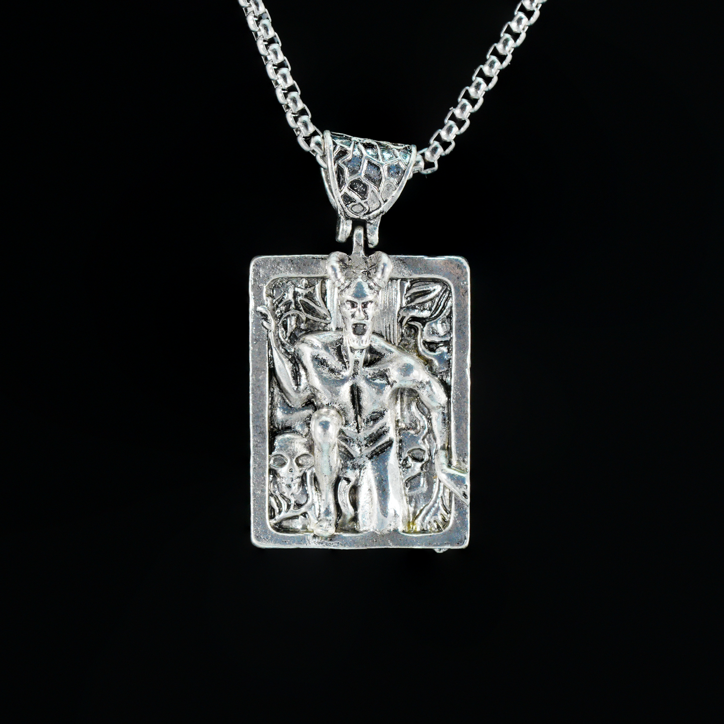 Gothic Dämon Relief Amulett Halskette Vintage Schädel dunklen Stil Anhänger Messinglegierung