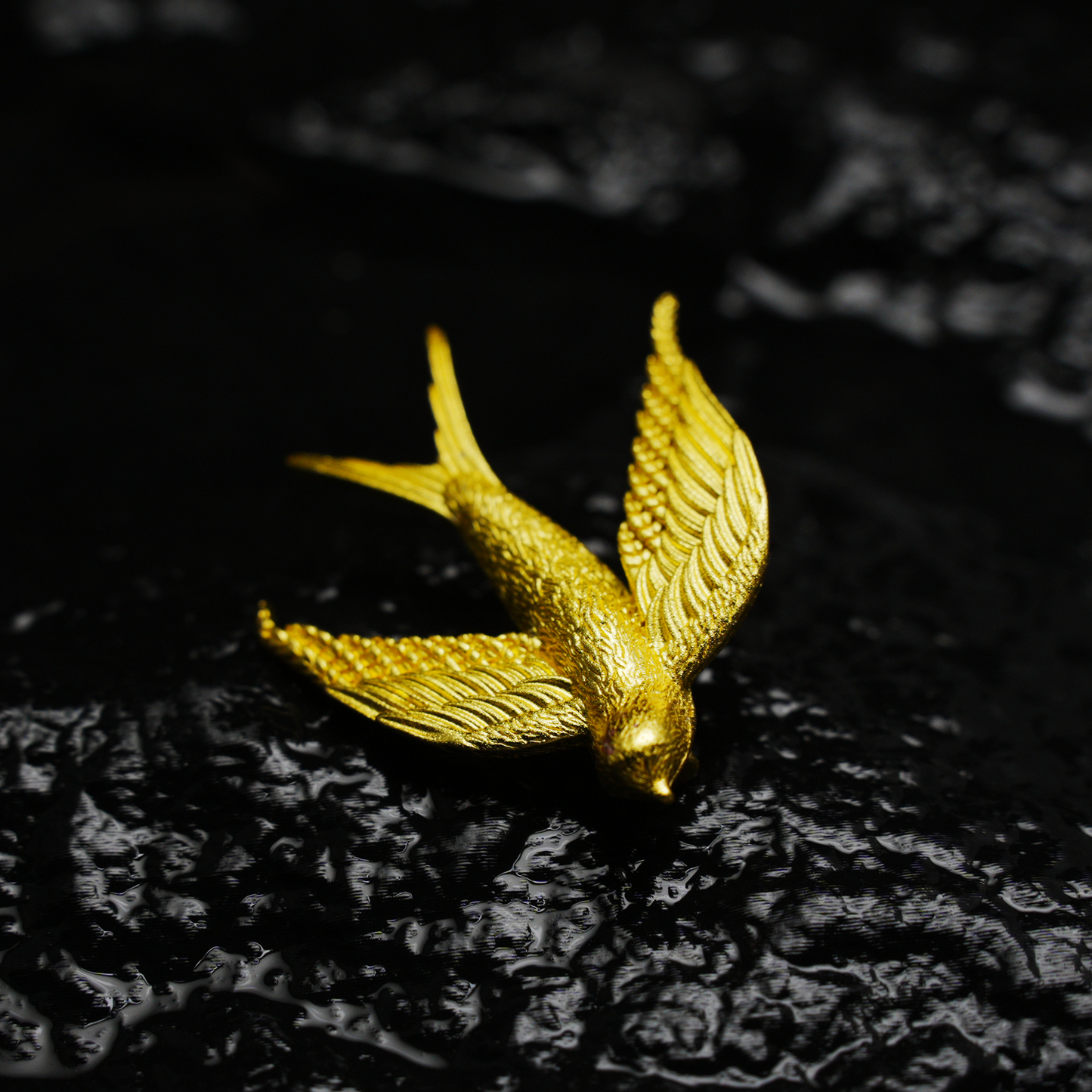 Vintage Gold Schwalben Brosche Elegante Messing Legierung Vogel Pin Retro Statement Schmuck