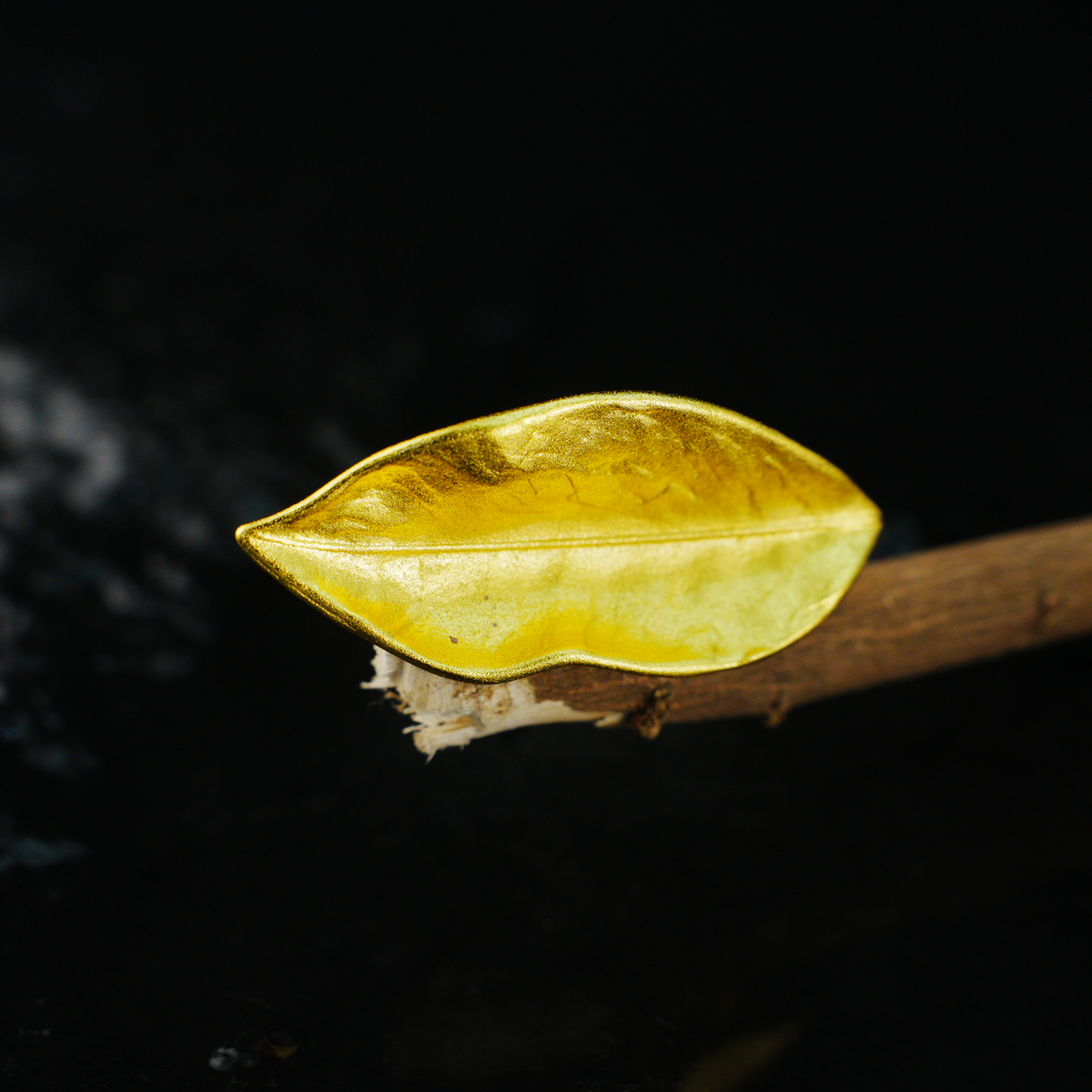Blattgoldbrosche, Retro- und Naturstil, elegante und vielseitige Brosche in Pflanzenform