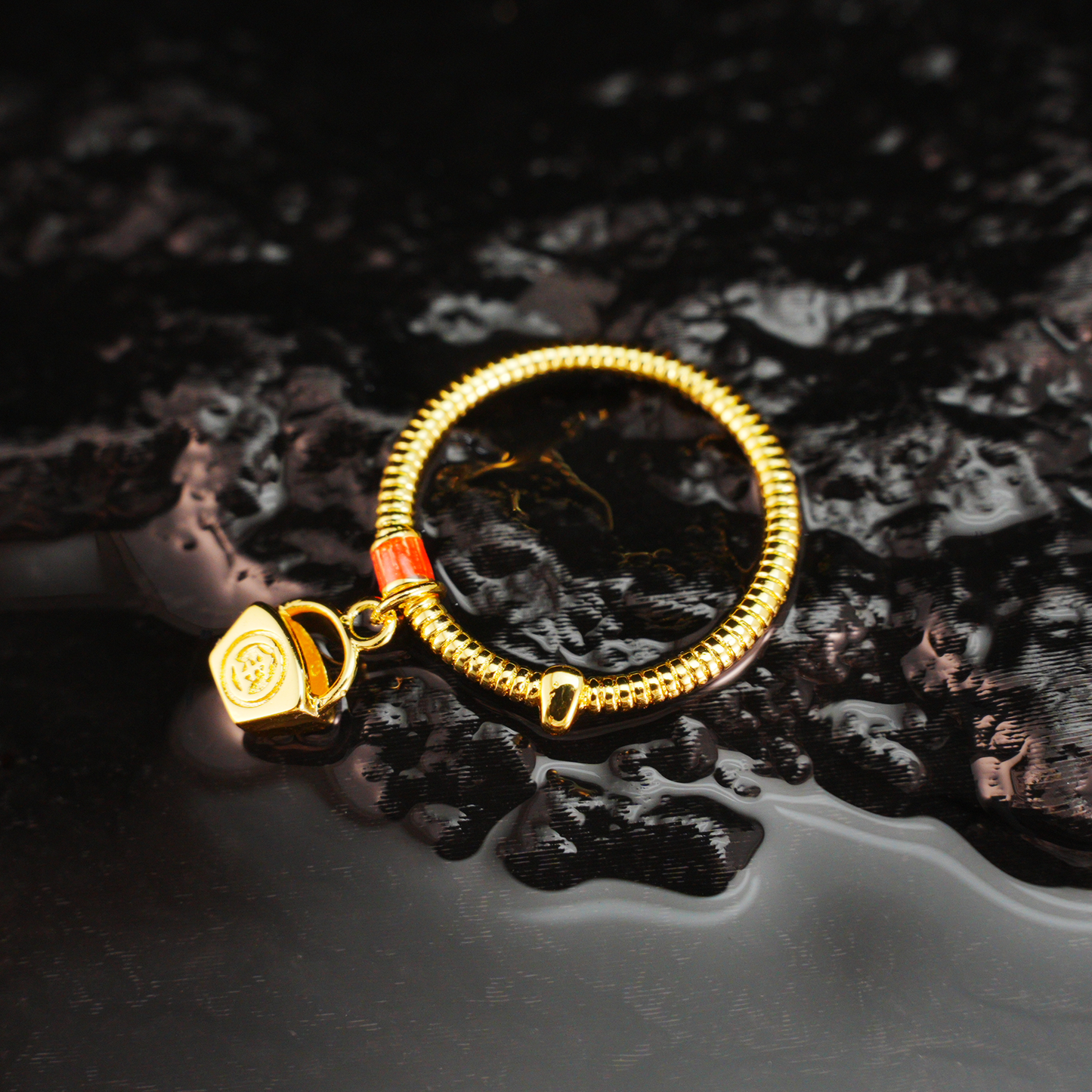 Gold spring ring design ring with red embellishment Chinese auspicious retro ring