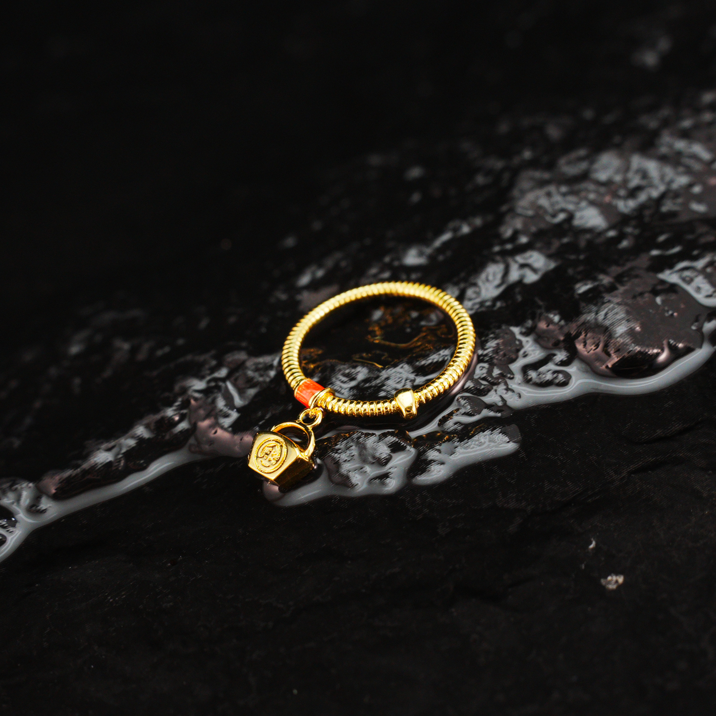 Gold spring ring design ring with red embellishment Chinese auspicious retro ring