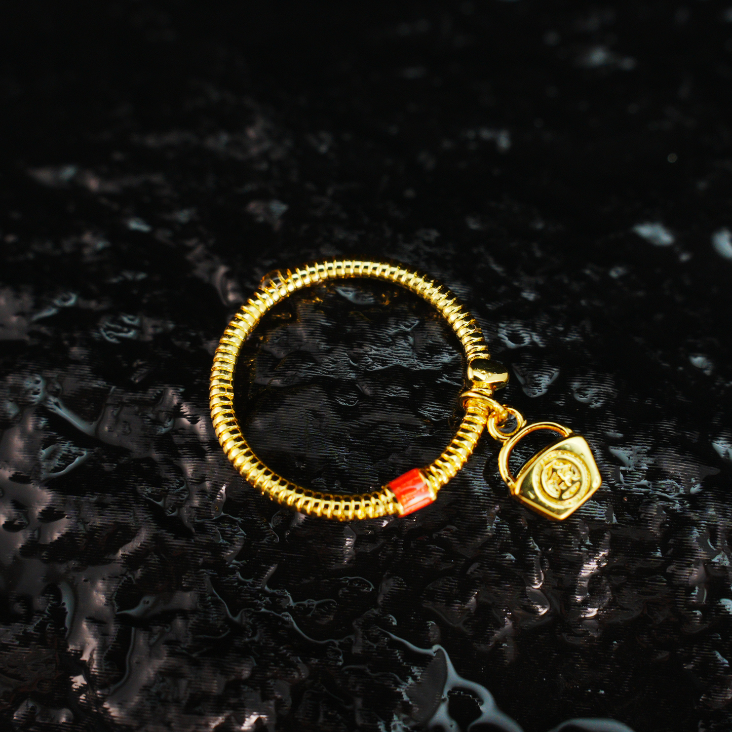 Gold spring ring design ring with red embellishment Chinese auspicious retro ring