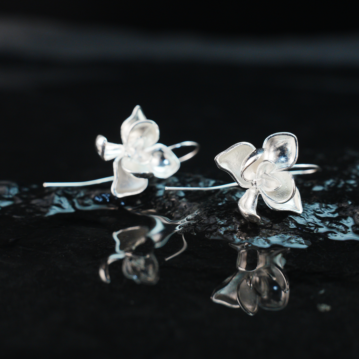 Orchid-shaped earrings, elegant petal 3D design, light luxury style accessories
