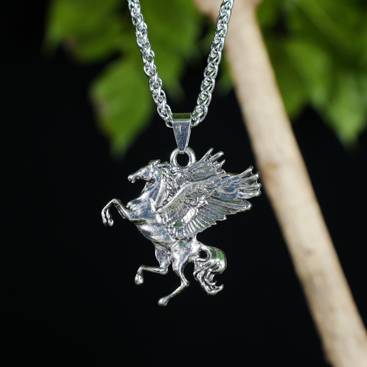 Vintage Pegasus Halskette, Mythischer Pferdeanhänger aus Messinglegierung, Gothic Fantasy Schmuck
