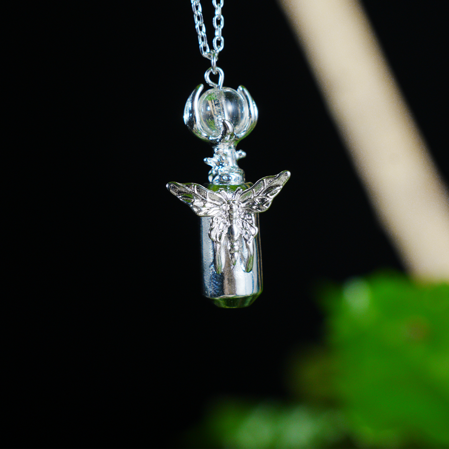 Schmetterlingskugel Halskette Gothic Mond Talisman Anhänger Unikat Schmuck