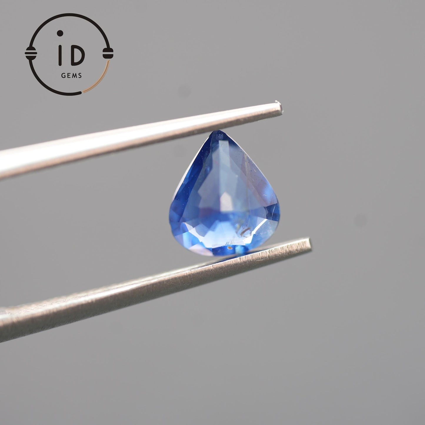 Natürlicher unbehandelter Saphir 1.01ct – Tropfenschliff in Blau – Hochwertiger Edelstein für exklusive Schmuckanfertigung oder Sammler