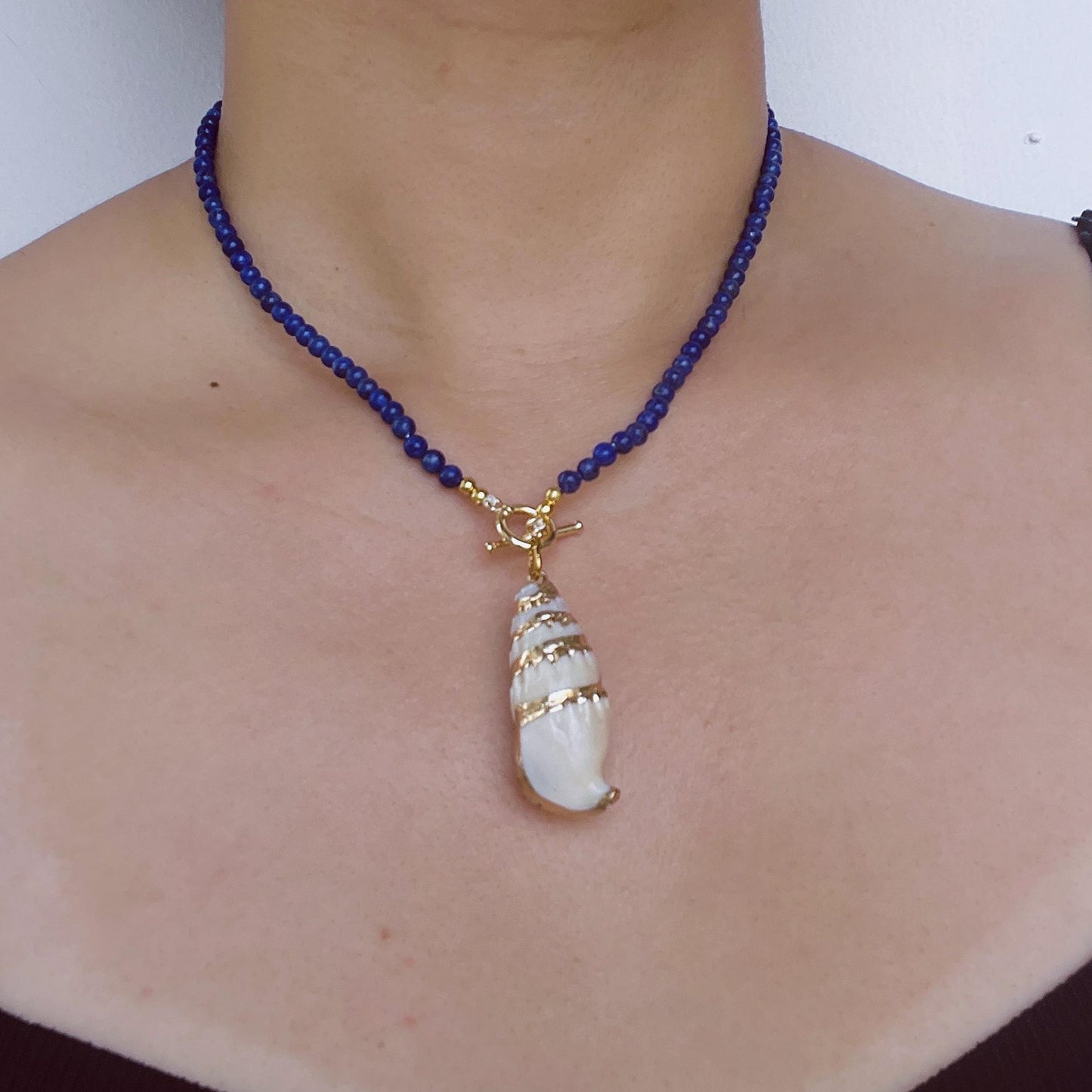 Lapis Lazuli Shell Pendant Necklace|Natural Energy Jewelry|Vintage Ocean Style|Handmade Summer Beach Gift|Blue Gemstone Choker