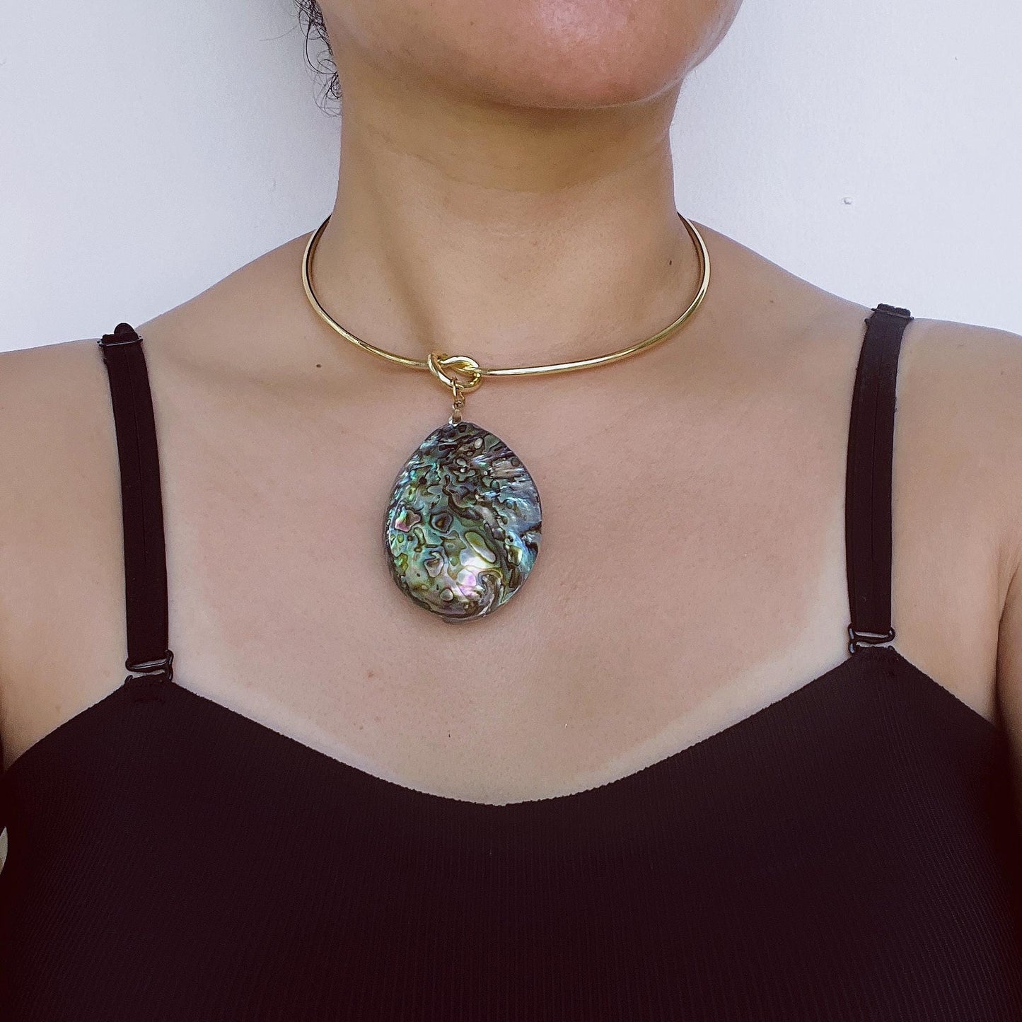 Natürliche Abalone-Muschelkette | Heilende Meeresenergie | Handgefertigtes vergoldetes Halsband | Boho-Sommerstil | Spirituelles Schmuckgeschenk