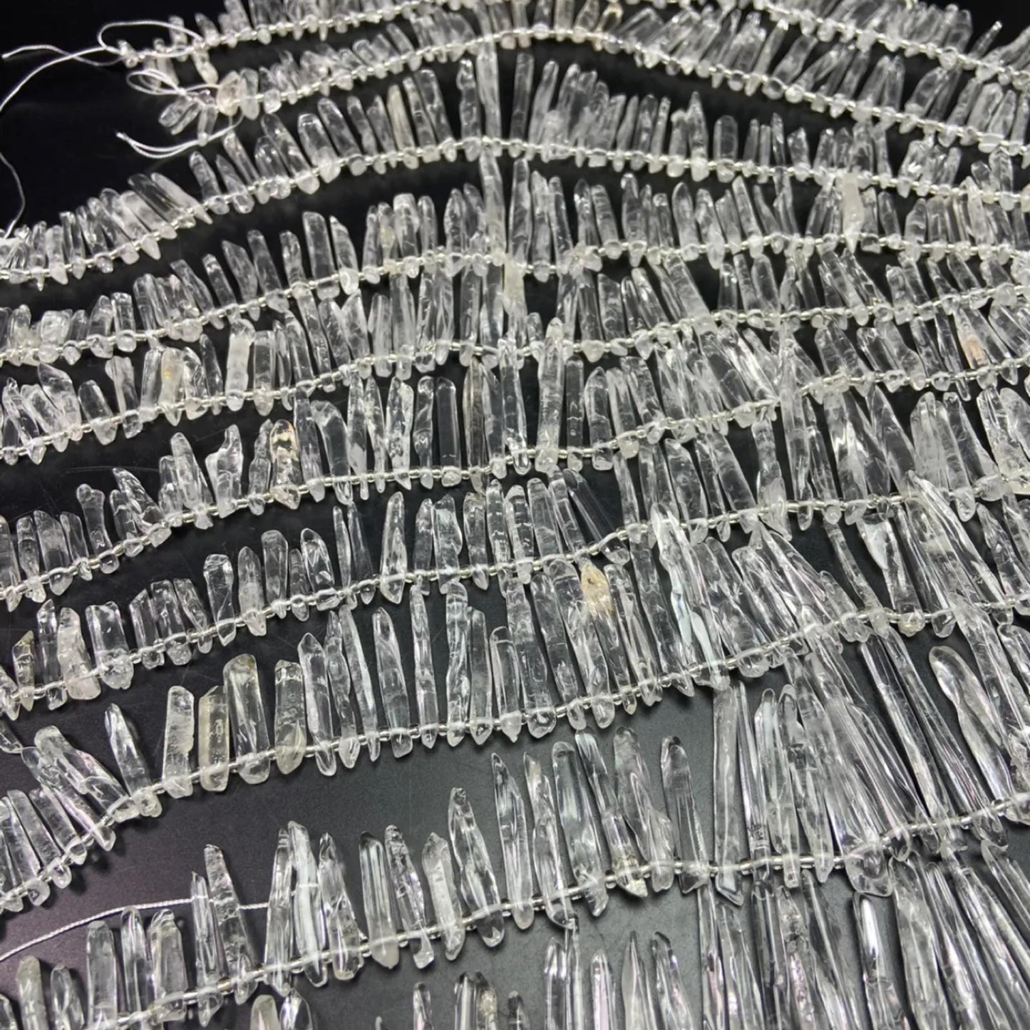 Natural Clear Quartz Chip Beads | 38 cm Strand Pre-Drilled | Raw Crystal Fragments 10–25 mm | DIY Jewelry, Energy Healing & Home Décor Supplies
