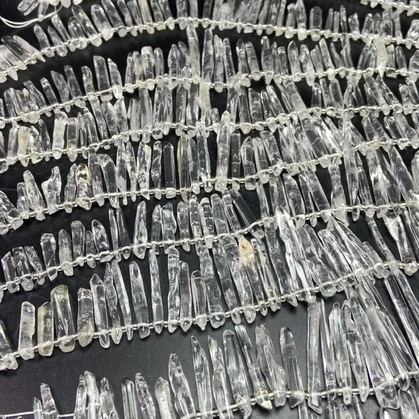 Natural Clear Quartz Chip Beads | 38 cm Strand Pre-Drilled | Raw Crystal Fragments 10–25 mm | DIY Jewelry, Energy Healing & Home Décor Supplies