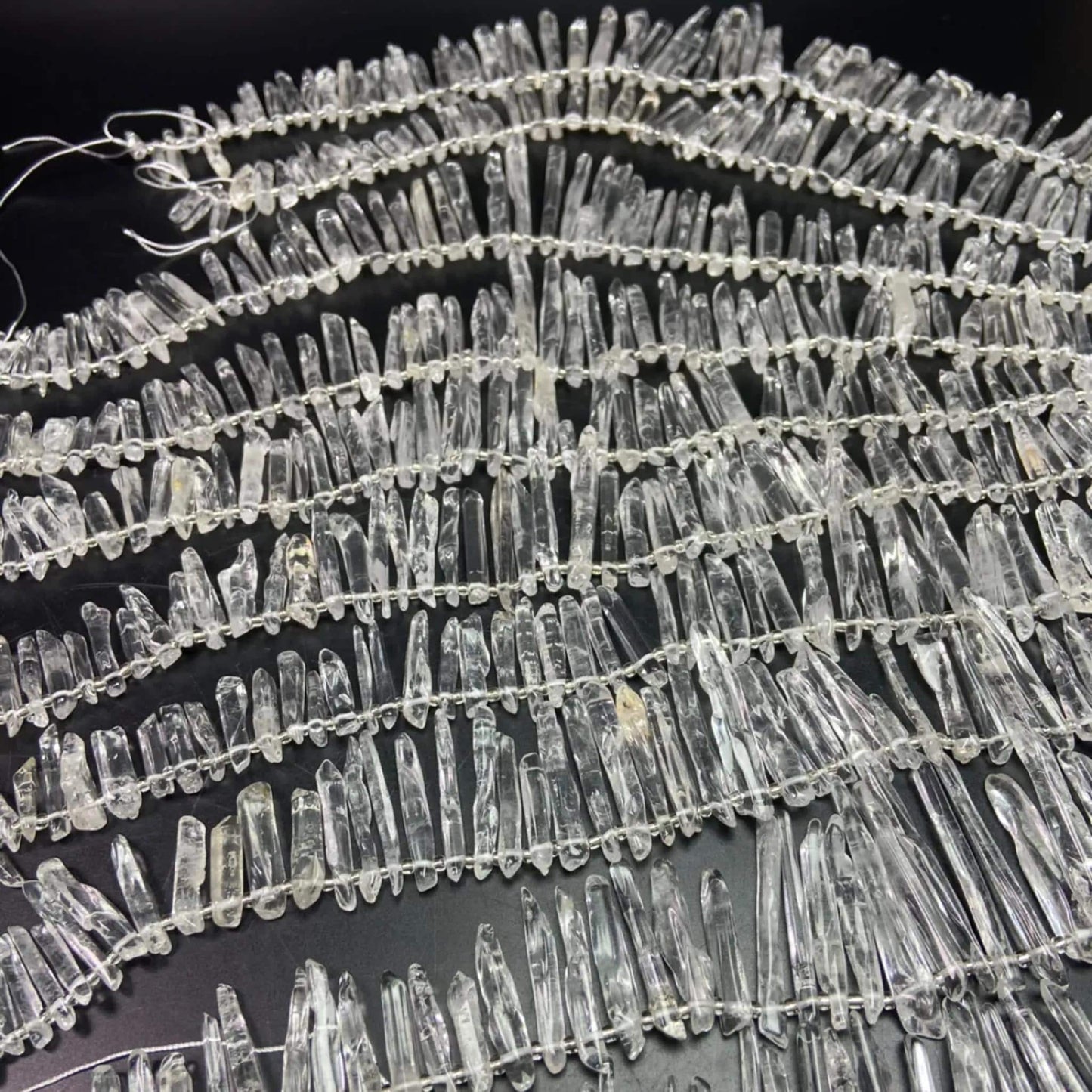 Natural Clear Quartz Chip Beads | 38 cm Strand Pre-Drilled | Raw Crystal Fragments 10–25 mm | DIY Jewelry, Energy Healing & Home Décor Supplies
