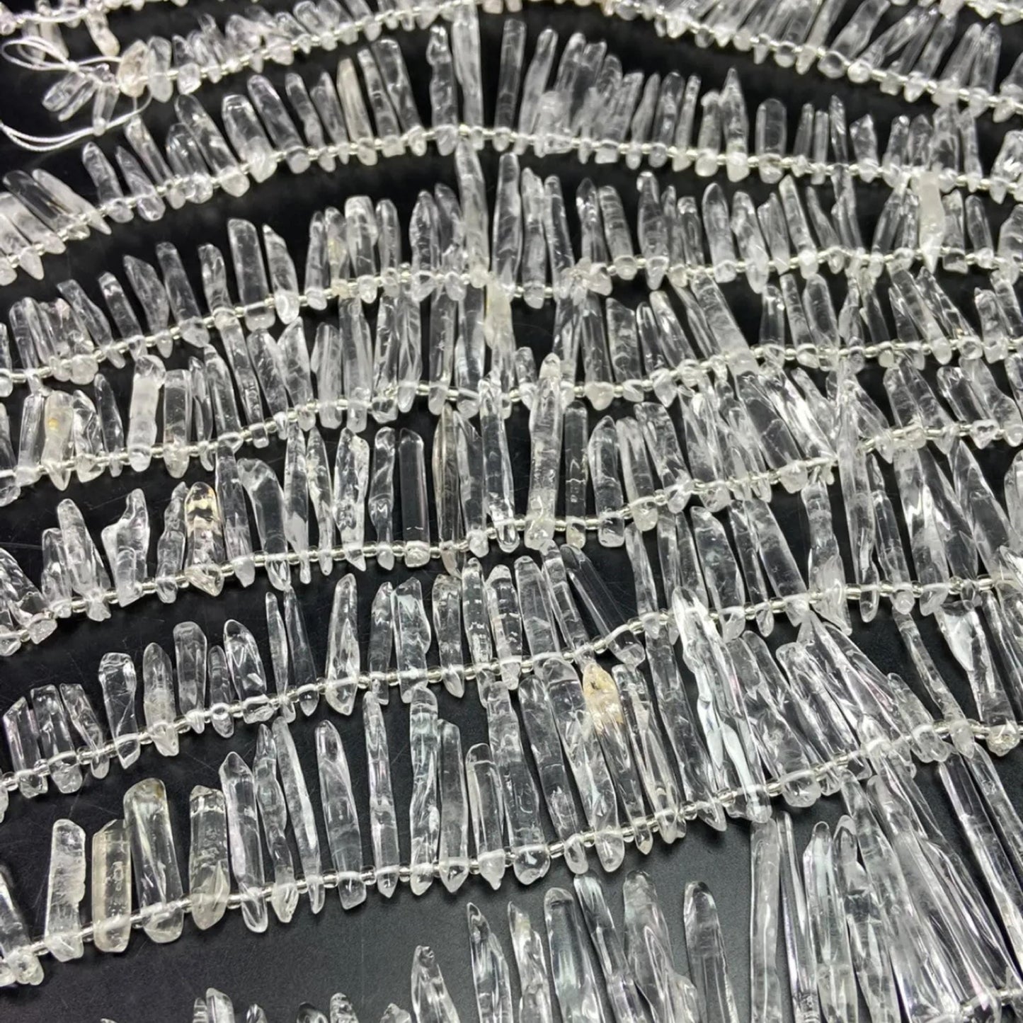 Natural Clear Quartz Chip Beads | 38 cm Strand Pre-Drilled | Raw Crystal Fragments 10–25 mm | DIY Jewelry, Energy Healing & Home Décor Supplies
