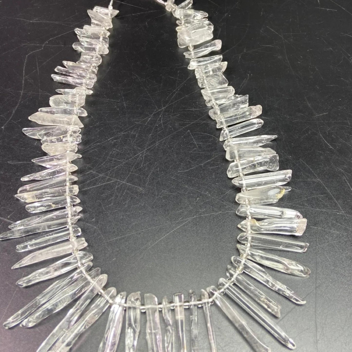 Natural Clear Quartz Chip Beads | 38 cm Strand Pre-Drilled | Raw Crystal Fragments 10–25 mm | DIY Jewelry, Energy Healing & Home Décor Supplies