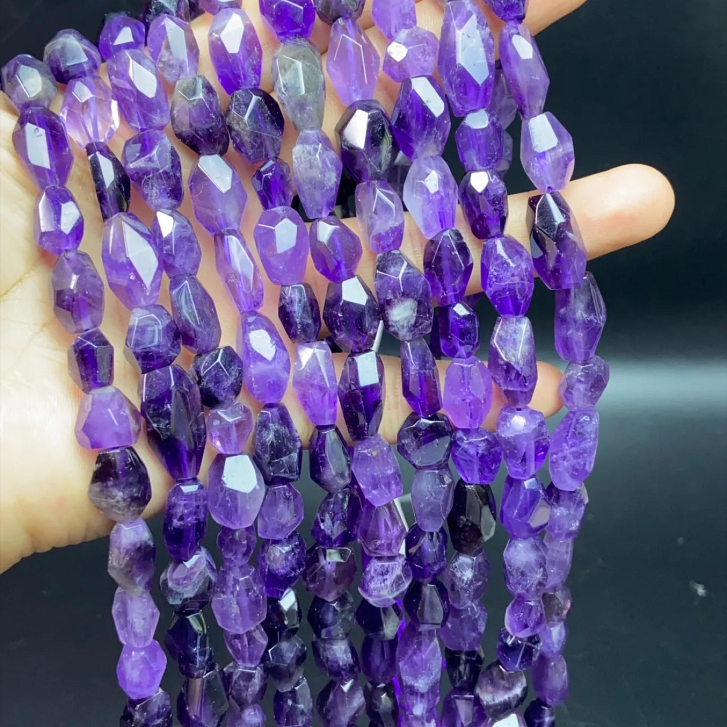 Natürliche Uruguay-Amethystperlen · 10×12 mm facettierte unregelmäßige Nuggets · 38 cm Strang | Herstellung von Heilkristallschmuck | DIY-Halsketten, Armbänder und Wohndekor