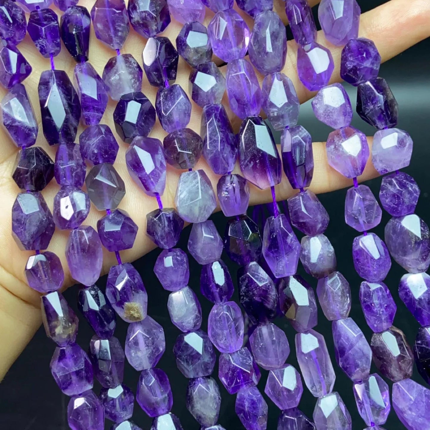 Natürliche Uruguay-Amethystperlen · 10×12 mm facettierte unregelmäßige Nuggets · 38 cm Strang | Herstellung von Heilkristallschmuck | DIY-Halsketten, Armbänder und Wohndekor