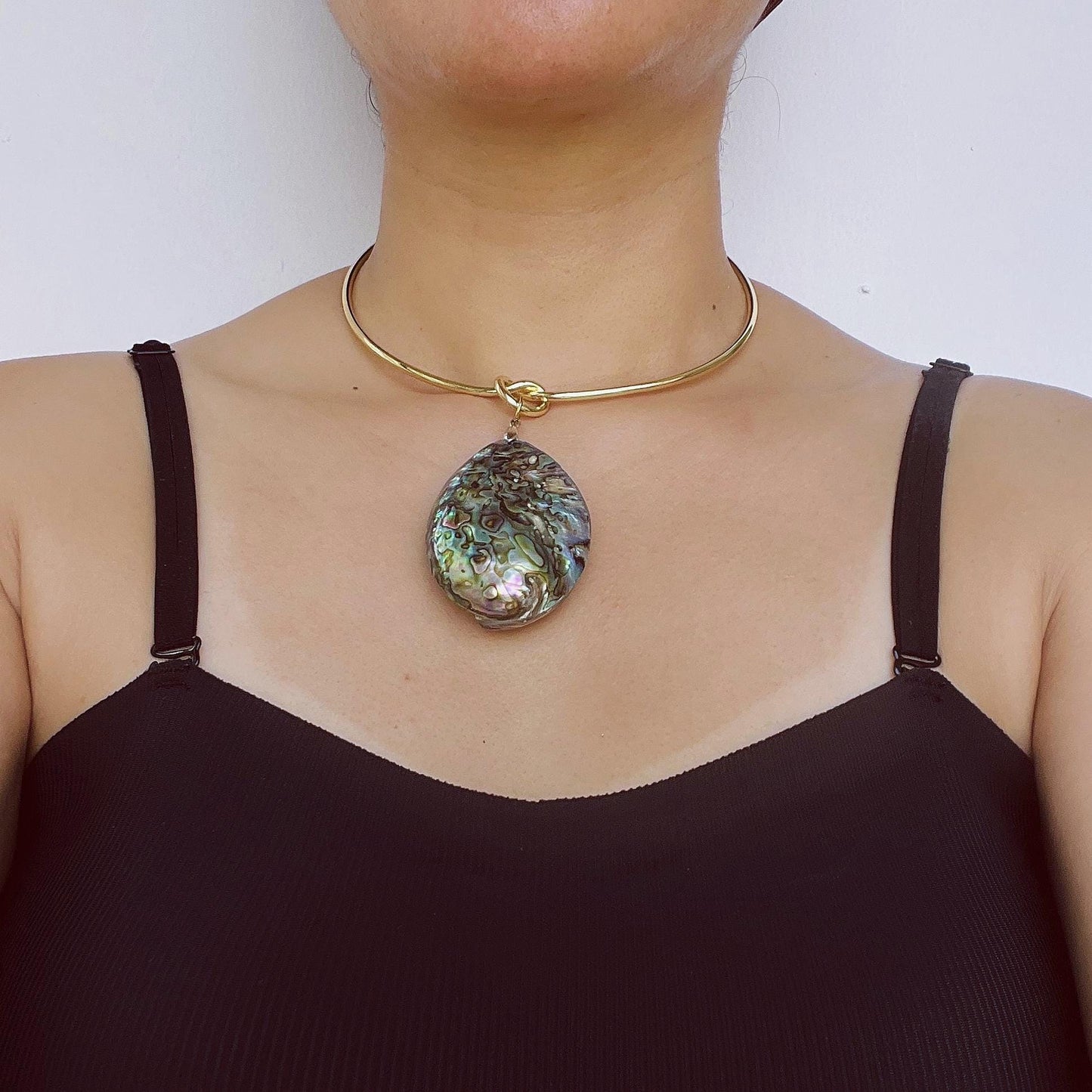 Natürliche Abalone-Muschelkette | Heilende Meeresenergie | Handgefertigtes vergoldetes Halsband | Boho-Sommerstil | Spirituelles Schmuckgeschenk