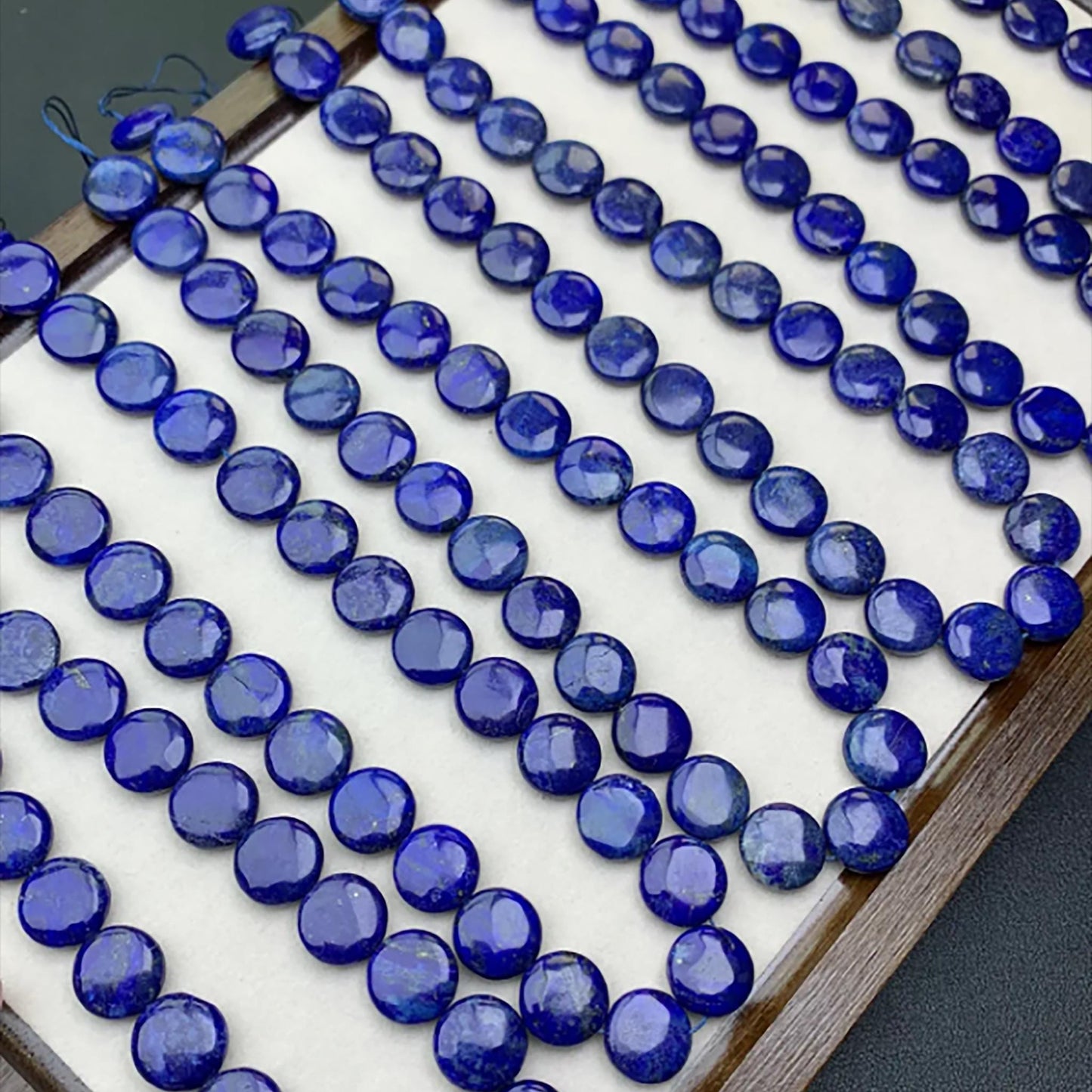 Natürliche Lapislazuli-Münzperlen 14 mm · Pyrit- und Calcit-Sternenmuster · Handpolierte Edelsteinscheiben für selbstgemachte Armbänder, Halsketten und Ohrringe
