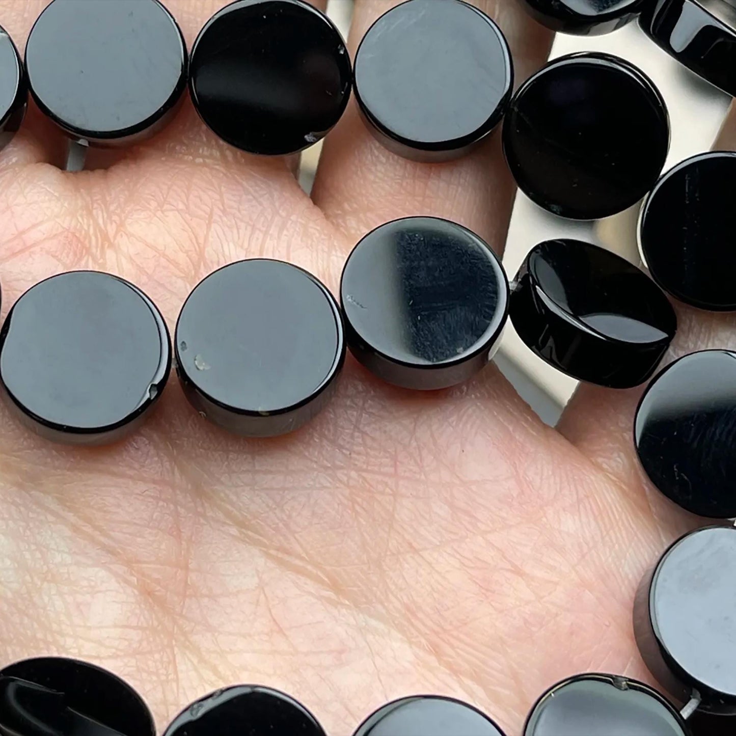 Natürliche schwarze Onyx-Münzen, runde Perlen, 12 mm, 38 cm Strang, mittleres Loch, hochglanzpoliert | DIY-Armbänder, Halsketten und Ohrringe