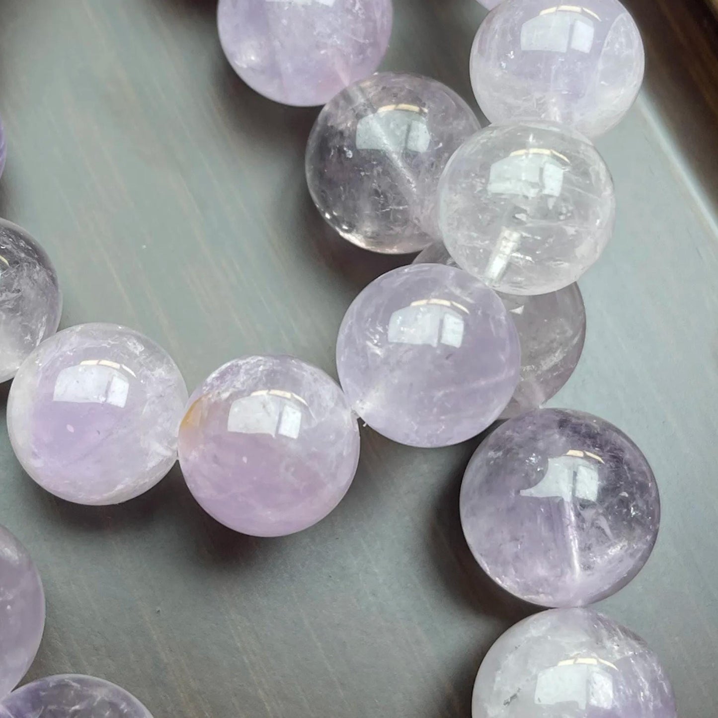 Natürliche runde Lavendel-Amethyst-Perlen 15 mm · Mittleres Loch | Transparentes violettes Leuchten · DIY-Armbänder, Halsketten & Ohrringe