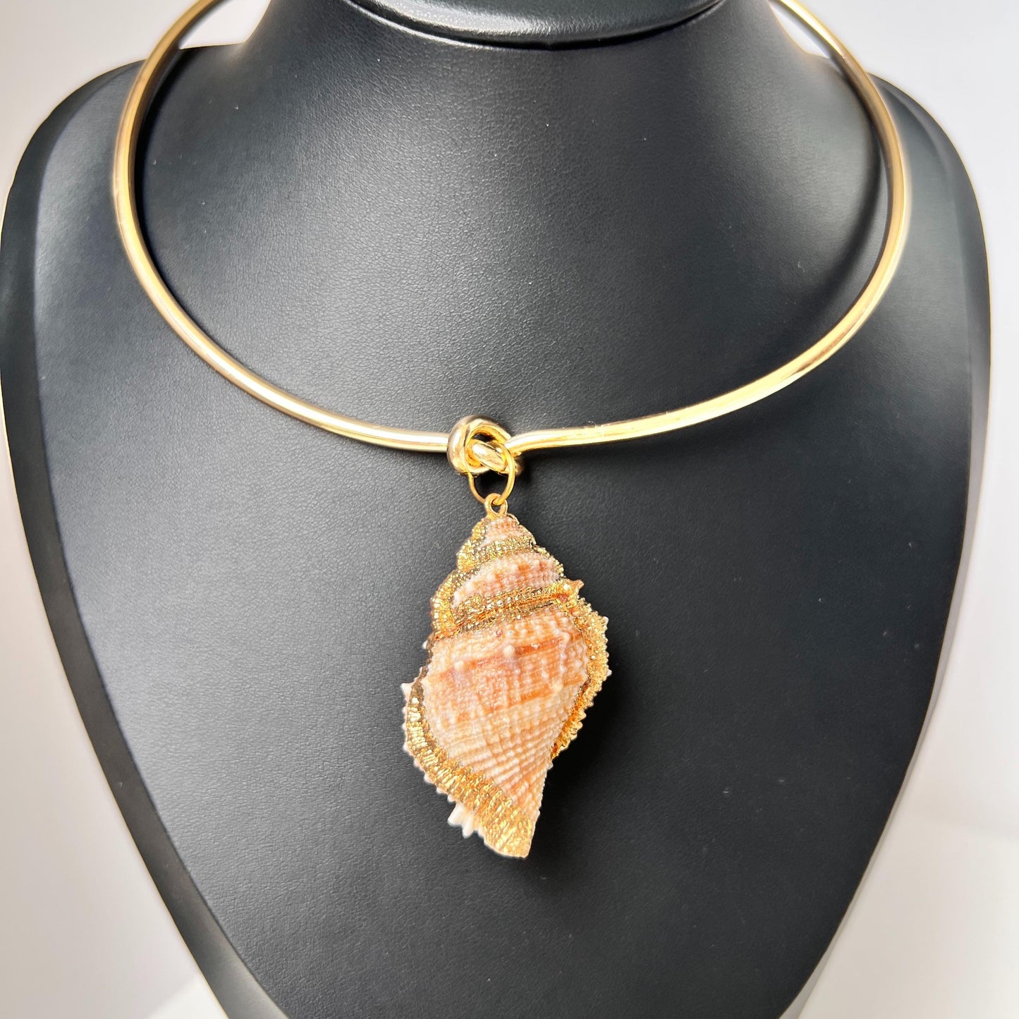 Choker Necklace with Natural Shell Pendant|Vintage Wire Design|Boho Summer Jewelry|Handmade Ocean-Inspired Gift