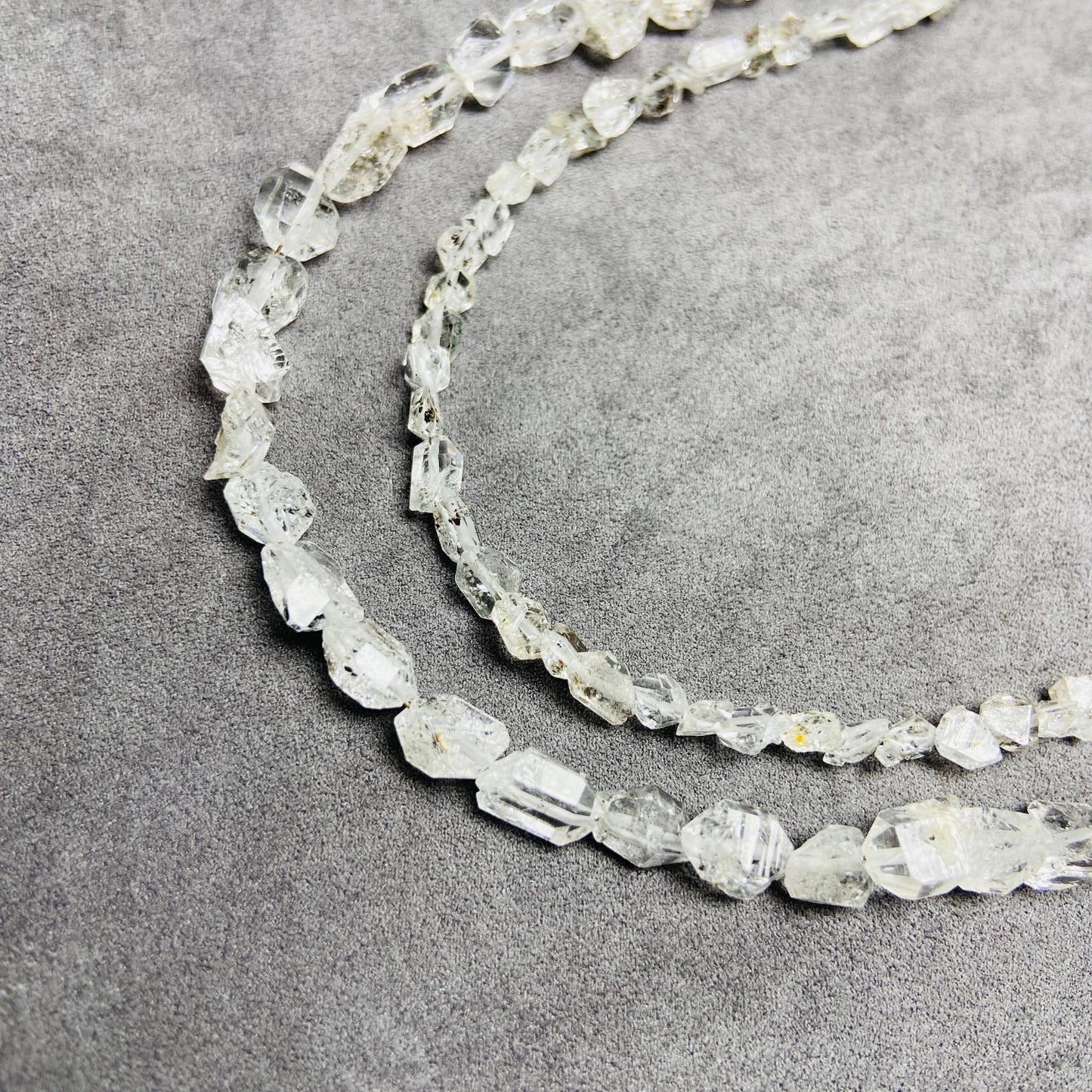 Rohquarz-Minensplitter, große, ungeschliffene Perlen | 40 cm Strang · 13 g · ~9 × 5,5 × 4 mm | Raue Kristallstruktur für selbstgemachte Armbänder und Halsketten