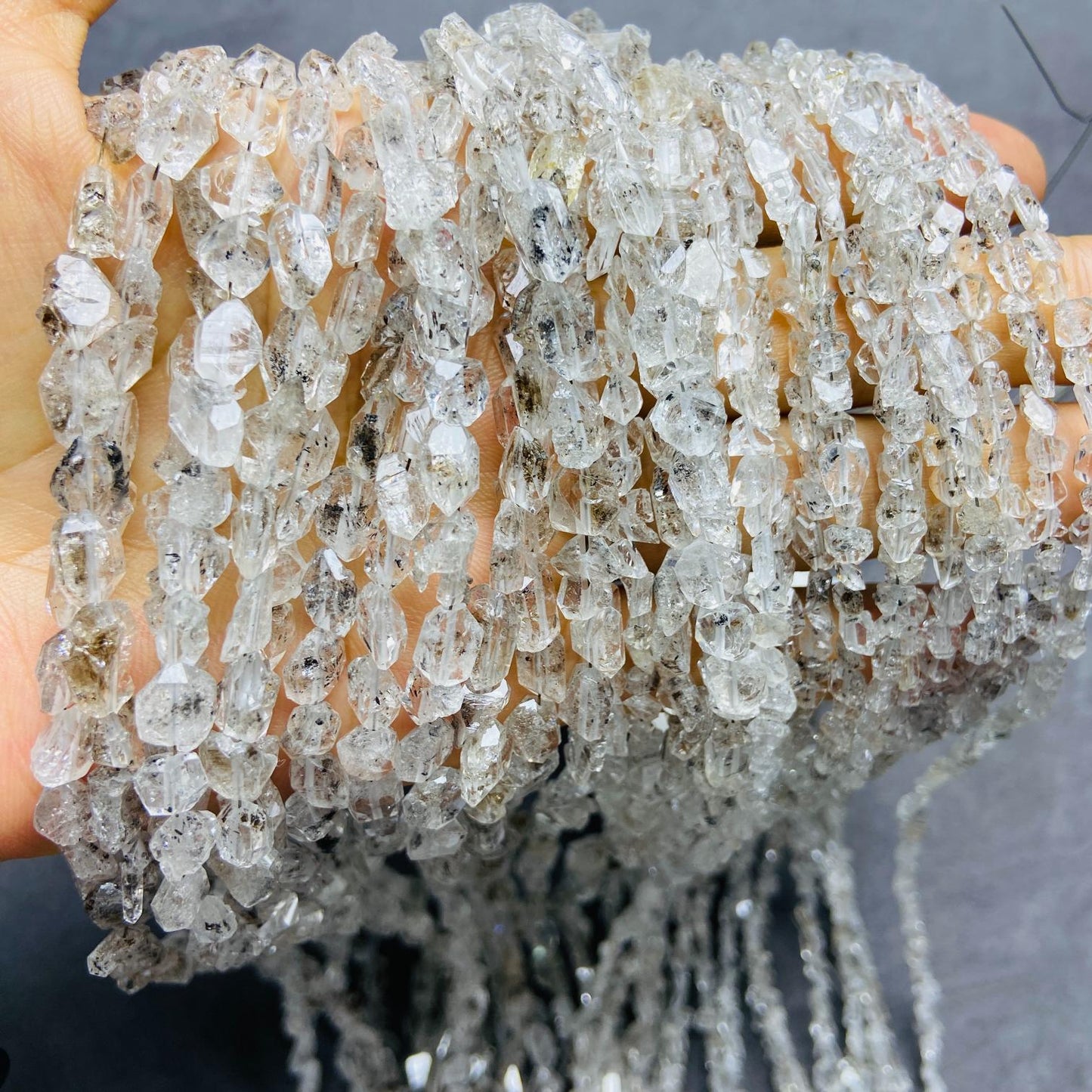 Rohquarz-Minensplitter, große, ungeschliffene Perlen | 40 cm Strang · 13 g · ~9 × 5,5 × 4 mm | Raue Kristallstruktur für selbstgemachte Armbänder und Halsketten