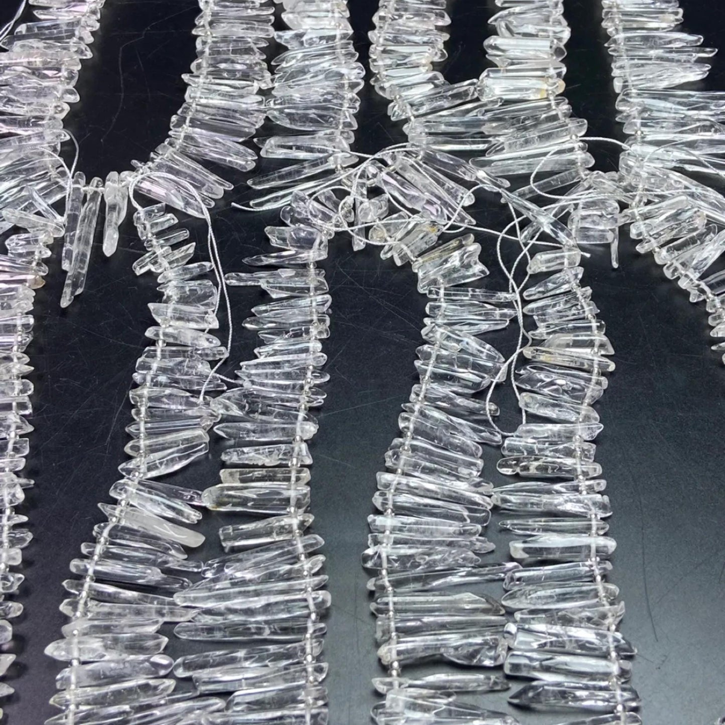 Natural Clear Quartz Chip Beads | 38 cm Strand Pre-Drilled | Raw Crystal Fragments 10–25 mm | DIY Jewelry, Energy Healing & Home Décor Supplies