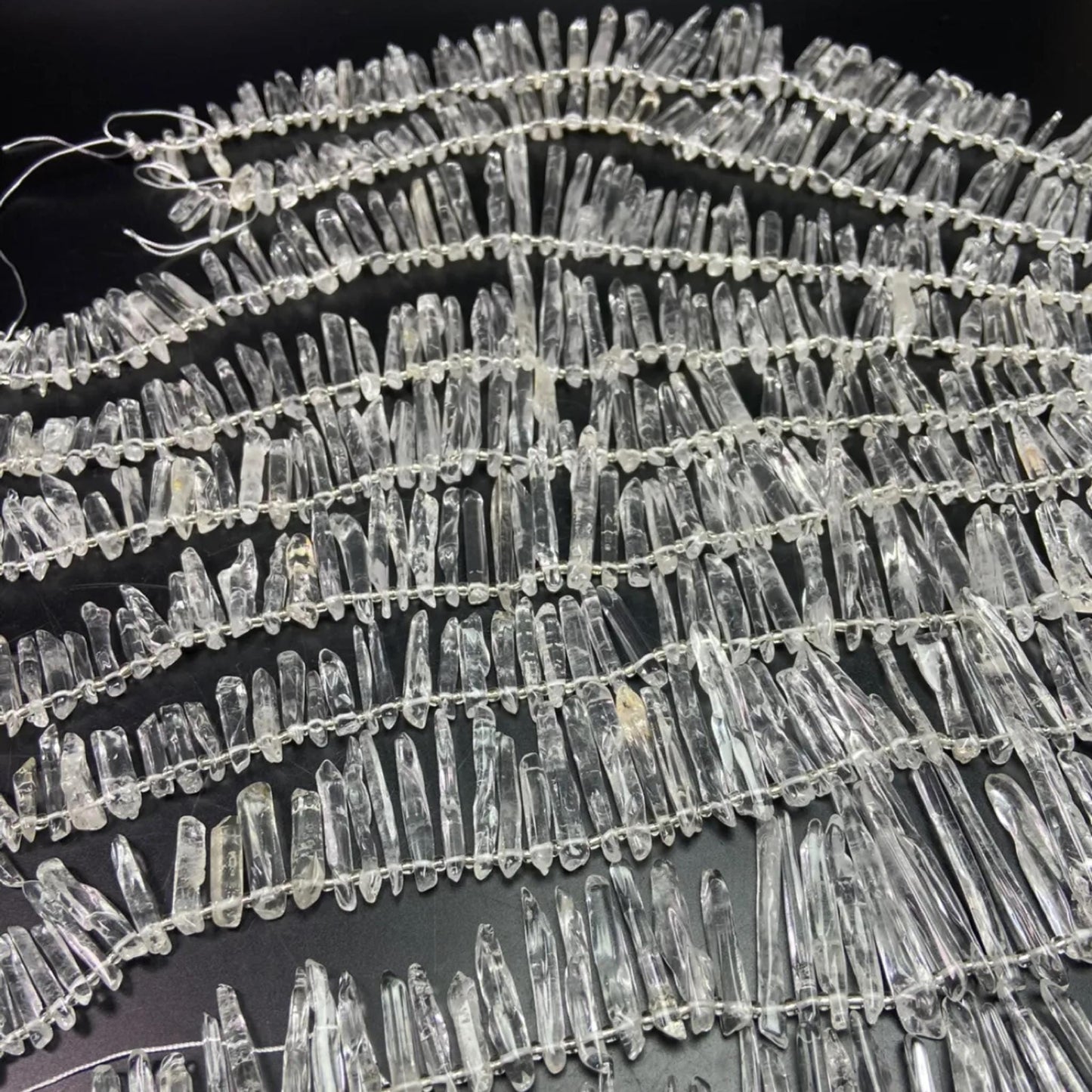 Natural Clear Quartz Chip Beads | 38 cm Strand Pre-Drilled | Raw Crystal Fragments 10–25 mm | DIY Jewelry, Energy Healing & Home Décor Supplies