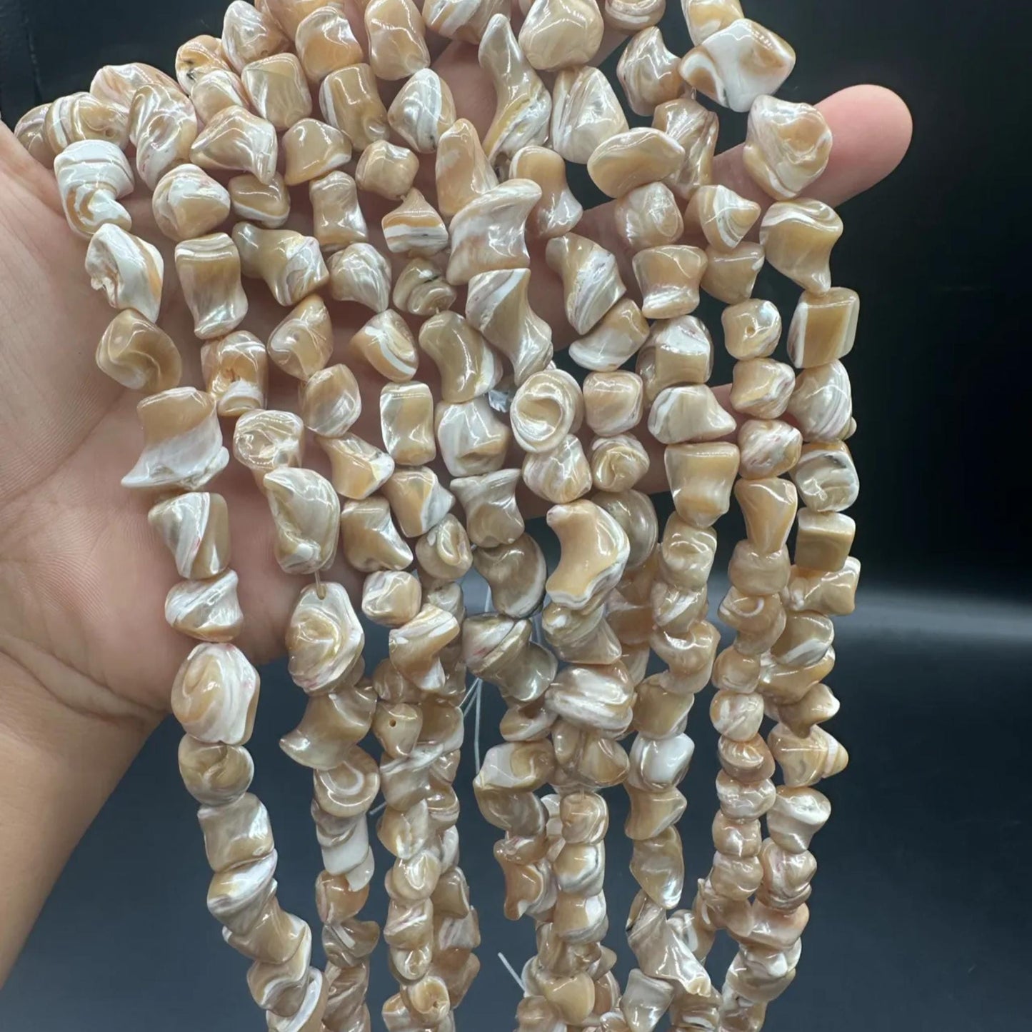 Natürliche Turritella-Muschelperlen 8–10 mm | Unregelmäßige DIY-Perlen für Armbänder und Halsketten | Ozeanenergie-Meditationsschmuckstrang 38–40 cm