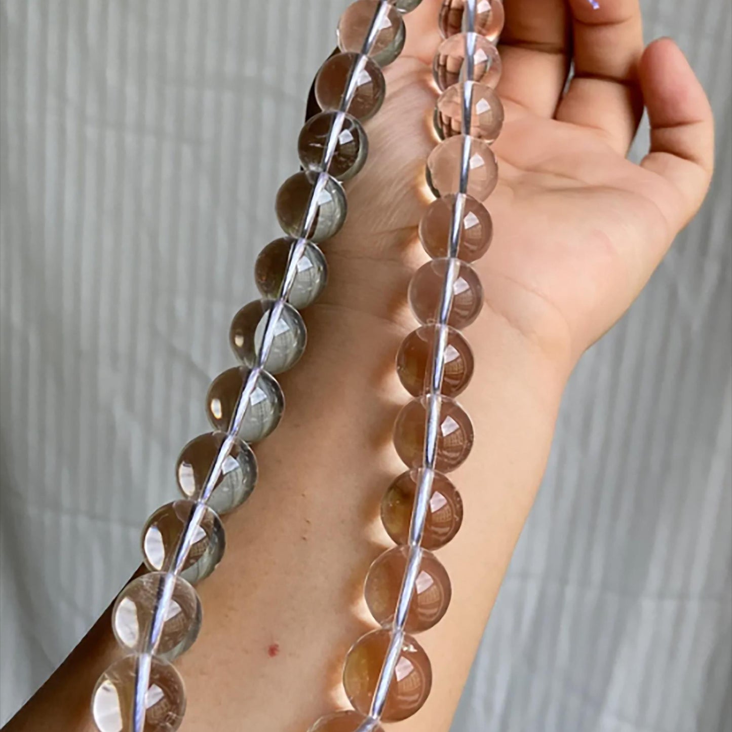Natürliche brasilianische alte Mine, weiße Quarzperlen, rund, 14 mm · 38 cm Strang | Mikrobaumwolleinschlüsse | DIY-Armband, Halskette & Meditations-Chakra-Perlen