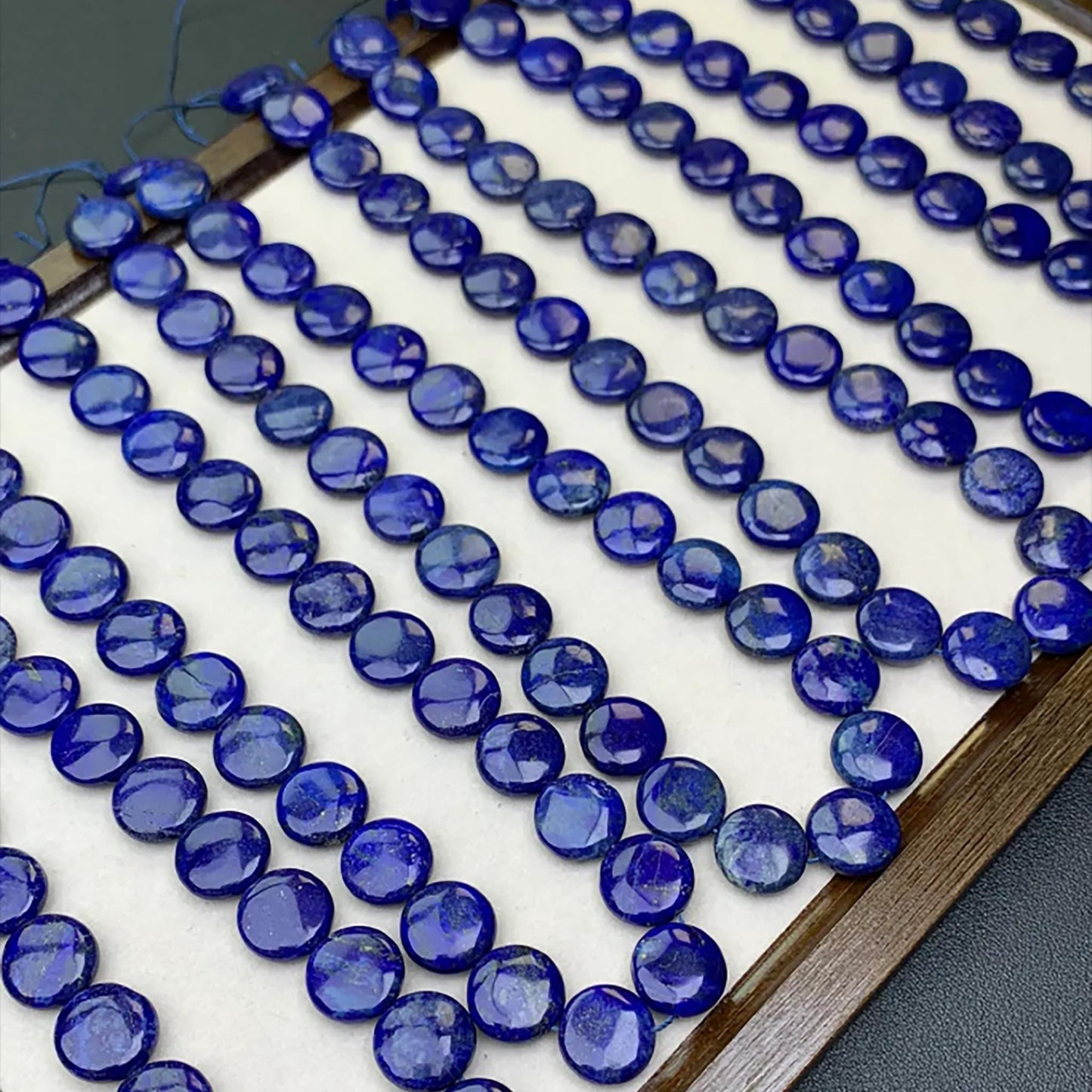 Natürliche Lapislazuli-Münzperlen 14 mm · Pyrit- und Calcit-Sternenmuster · Handpolierte Edelsteinscheiben für selbstgemachte Armbänder, Halsketten und Ohrringe