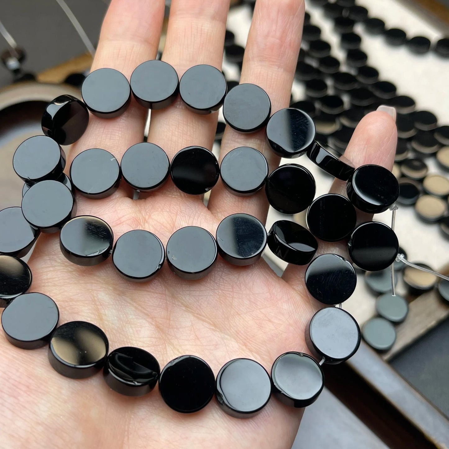 Natürliche schwarze Onyx-Münzen, runde Perlen, 12 mm, 38 cm Strang, mittleres Loch, hochglanzpoliert | DIY-Armbänder, Halsketten und Ohrringe
