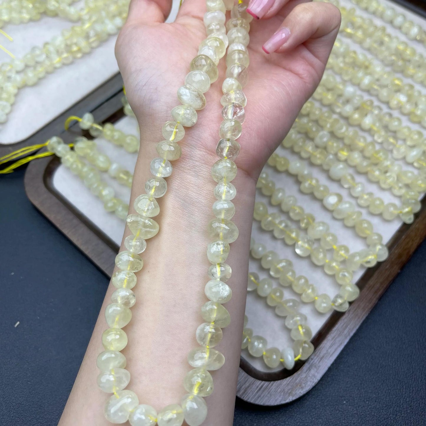 Natürliche Zitronenquarz-Knopfperlen · 38 cm Strang · Mittleres Loch · Frisches gelbes Leuchten · DIY-Schmuckherstellungszubehör