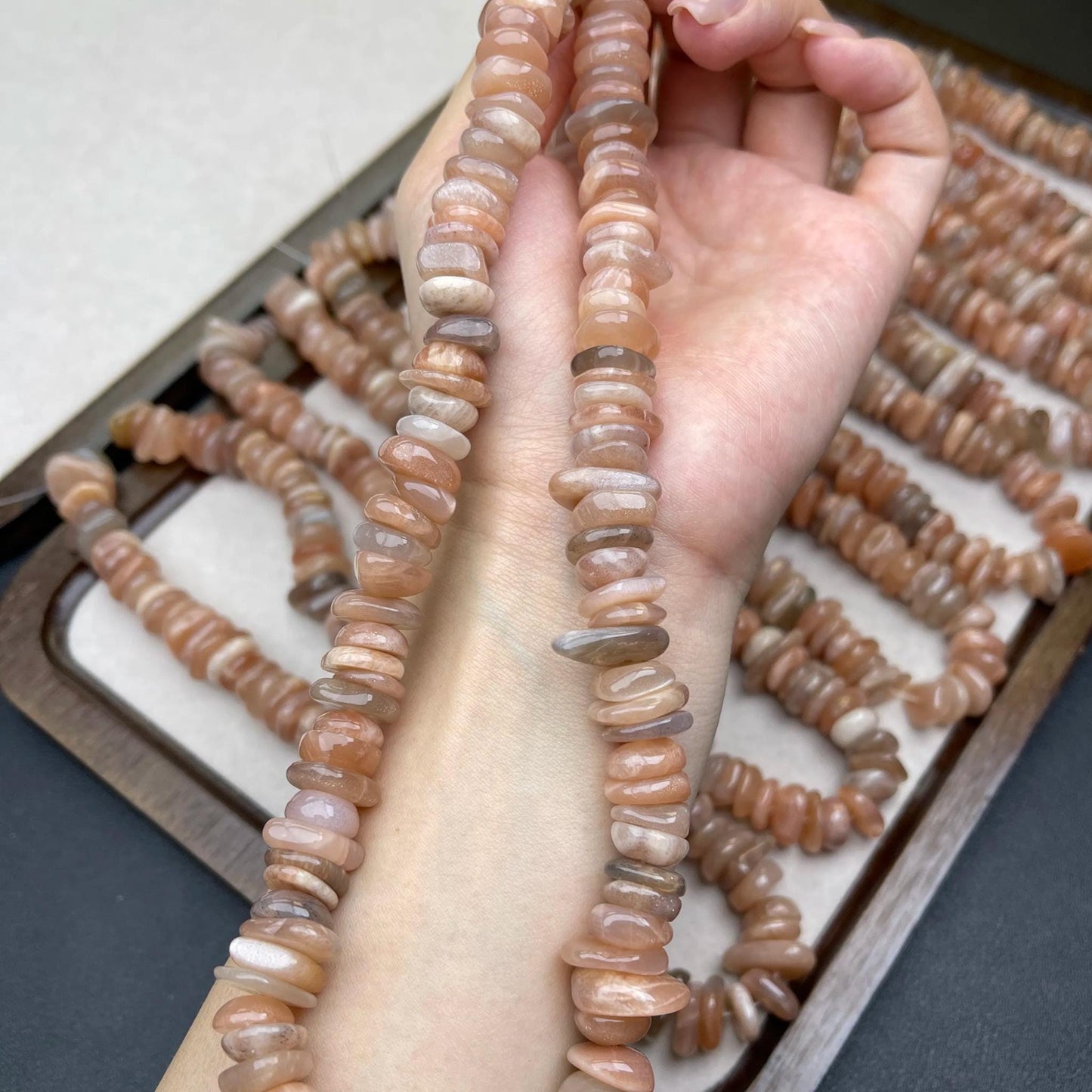 Natürliche Sonnenstein-Splitterperlen, unregelmäßig, 12 mm | Mittleres Loch · Goldener Schimmer · DIY-Armbänder, Halsketten & Ohrringe