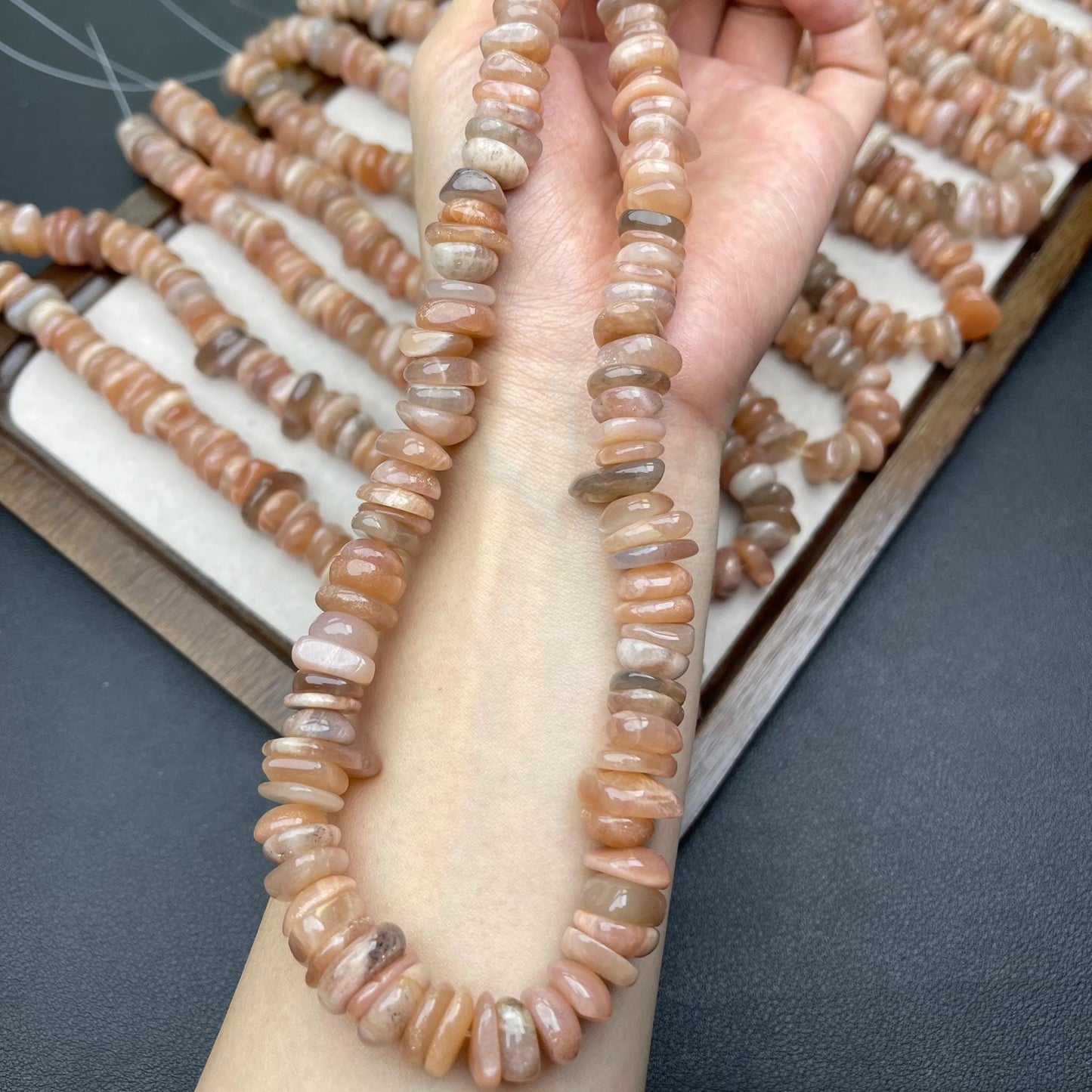Natürliche Sonnenstein-Splitterperlen, unregelmäßig, 12 mm | Mittleres Loch · Goldener Schimmer · DIY-Armbänder, Halsketten & Ohrringe