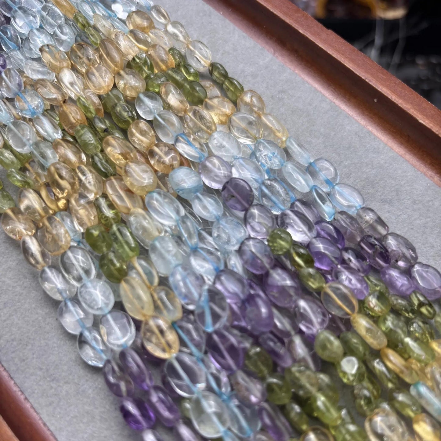 Bunte Edelsteinperlen Oval Nuggets – Amethyst, Citrin, Blauquarz & Grünquarz für DIY-Schmuck, Halbedelsteine, 1 Strang ca. 38cm