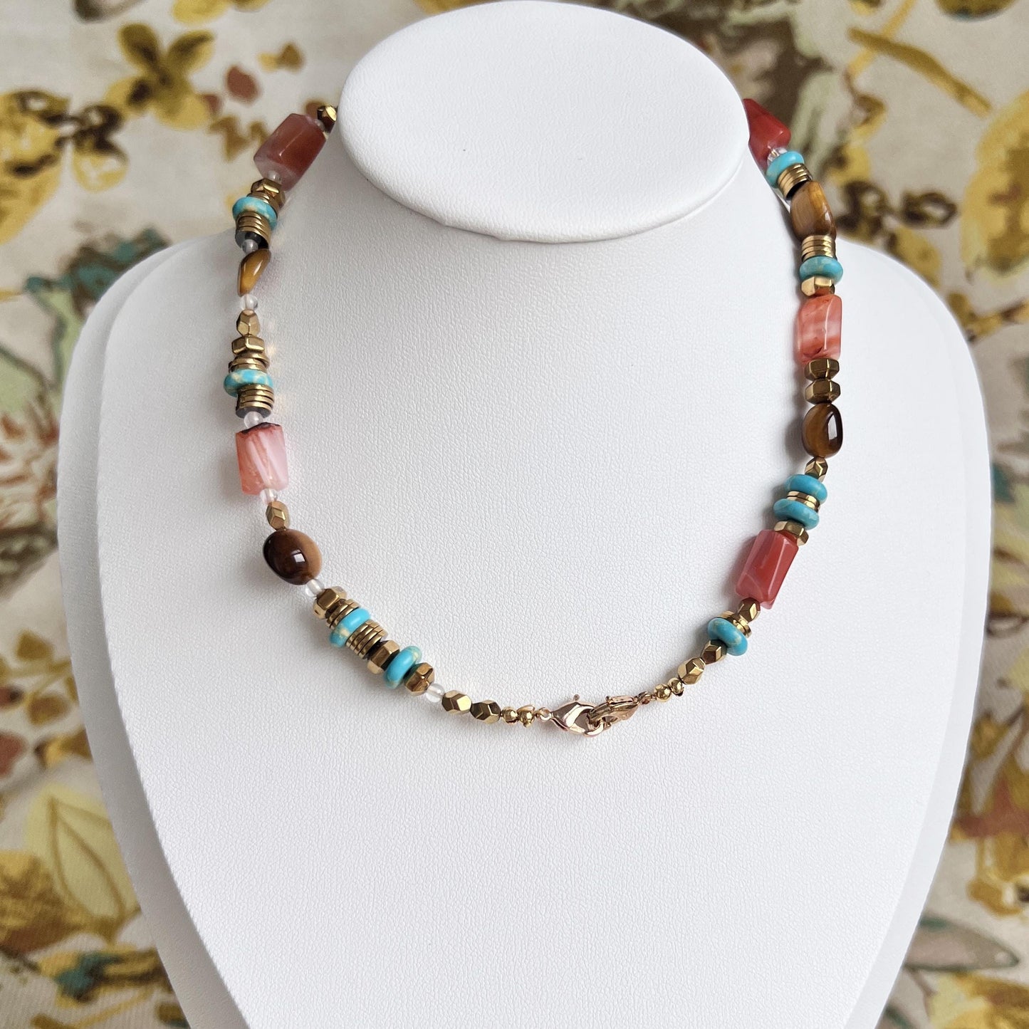 Boho Edelstein Choker Halskette | Natürlicher roter Achat & Türkis Perlen | Farbenfroher Statement-Schmuck mit Tigerauge – Einzigartiges Geschenk für Sie