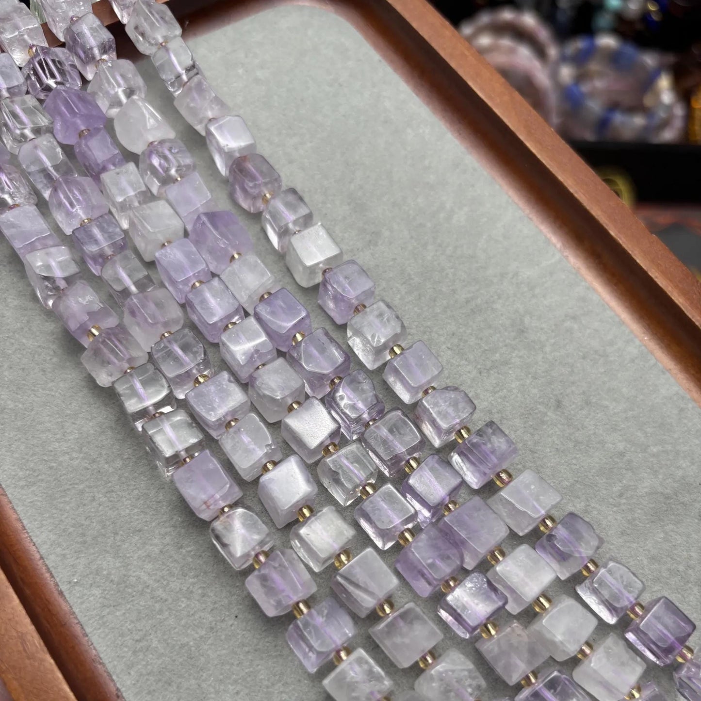Natürliche Amethyst-Würfelperlen – quadratische Nugget-Edelsteinperlen, 8 mm, mittig gebohrter Strang 40 cm, für die DIY-Schmuckherstellung, Halskette, Armband, Ohrringe