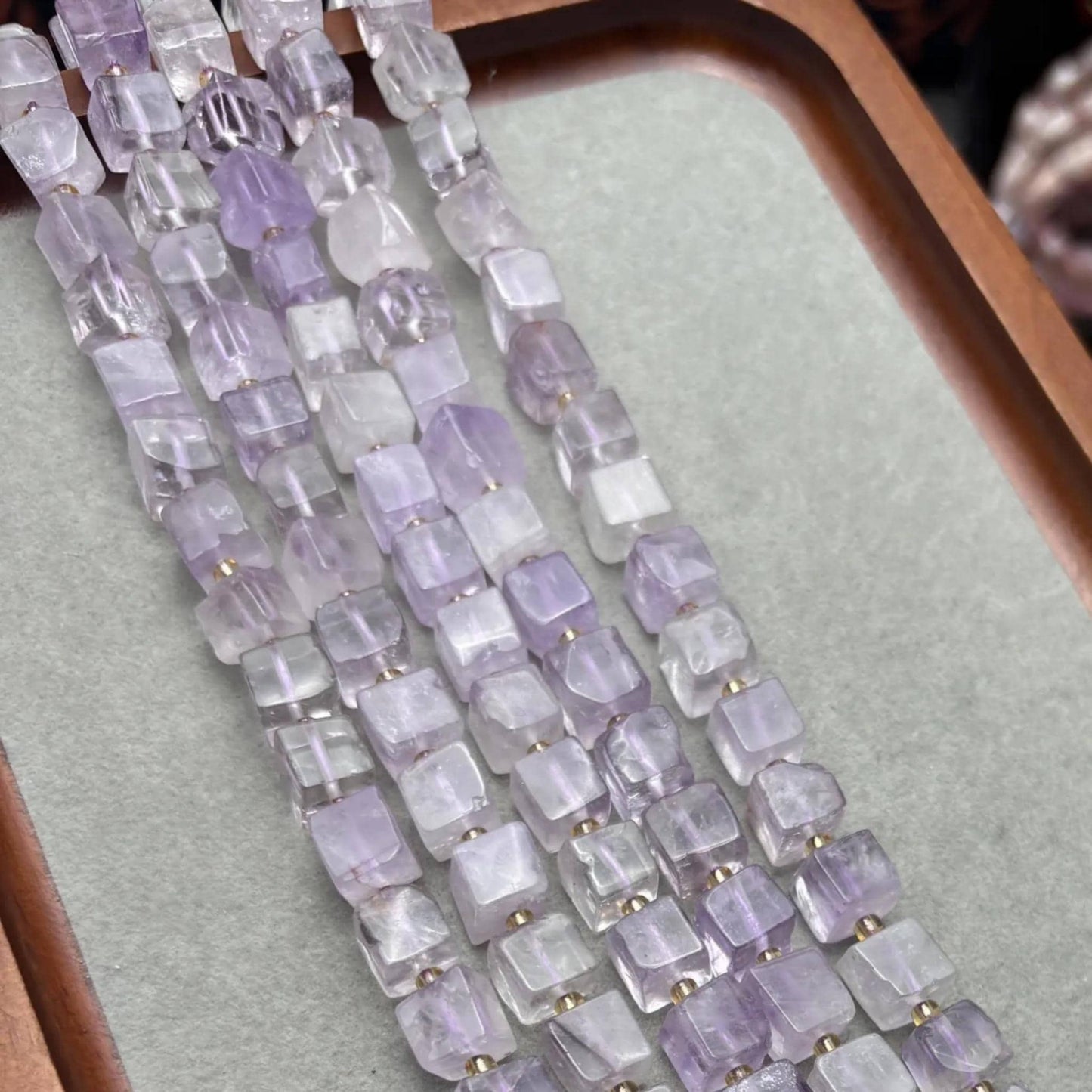 Natürliche Amethyst-Würfelperlen – quadratische Nugget-Edelsteinperlen, 8 mm, mittig gebohrter Strang 40 cm, für die DIY-Schmuckherstellung, Halskette, Armband, Ohrringe