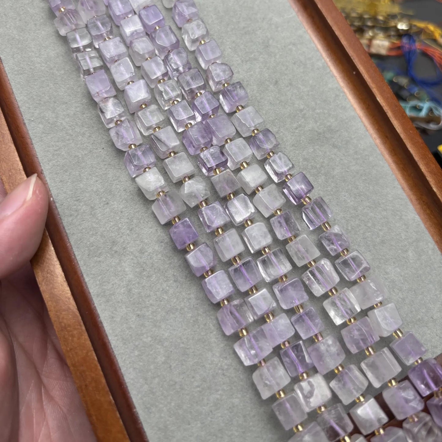 Natürliche Amethyst-Würfelperlen – quadratische Nugget-Edelsteinperlen, 8 mm, mittig gebohrter Strang 40 cm, für die DIY-Schmuckherstellung, Halskette, Armband, Ohrringe