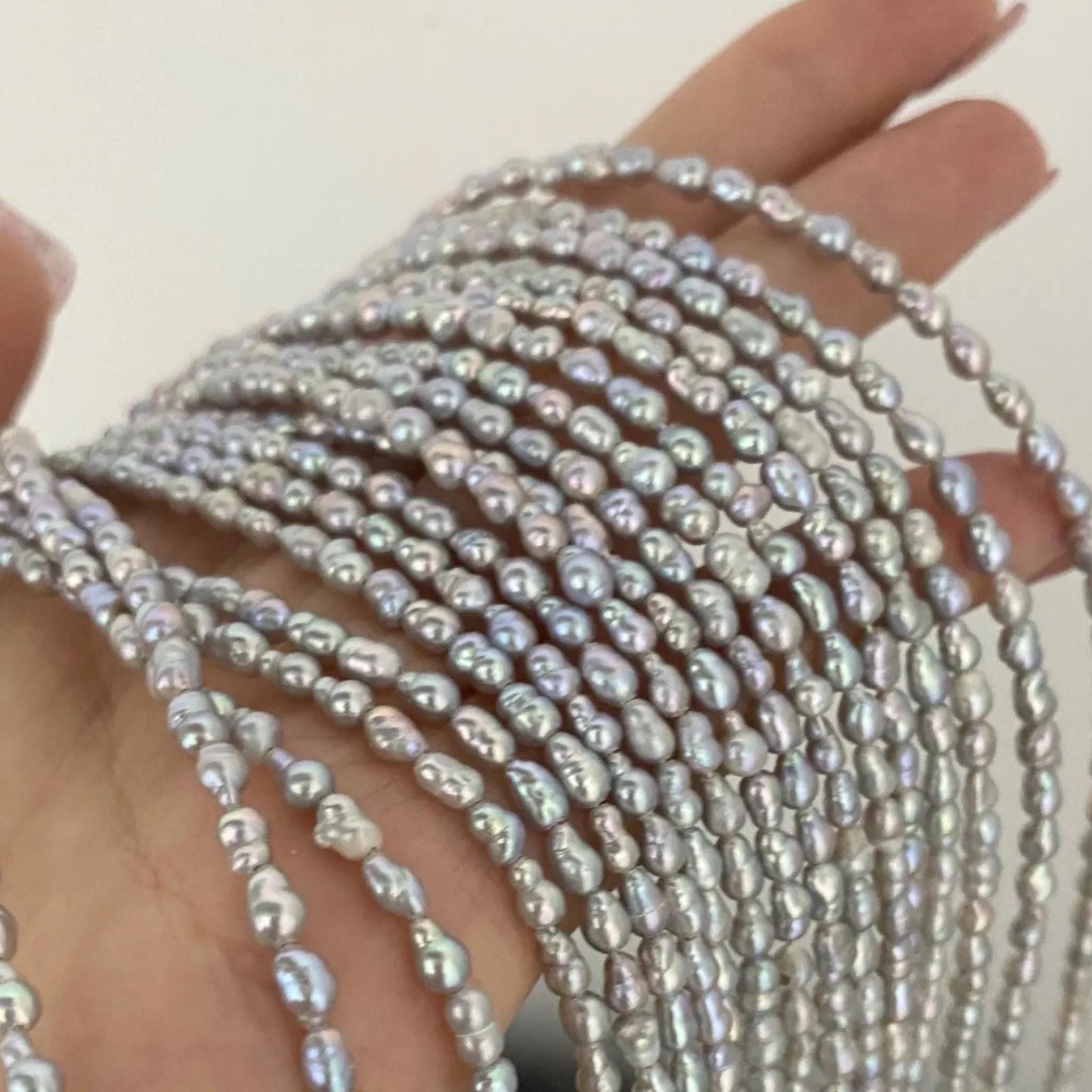 Natürliche Barock Süßwasserperlen Strang für Schmuckherstellung, unregelmäßige graue Reisform Perlen DIY Zubehör kleine Beads