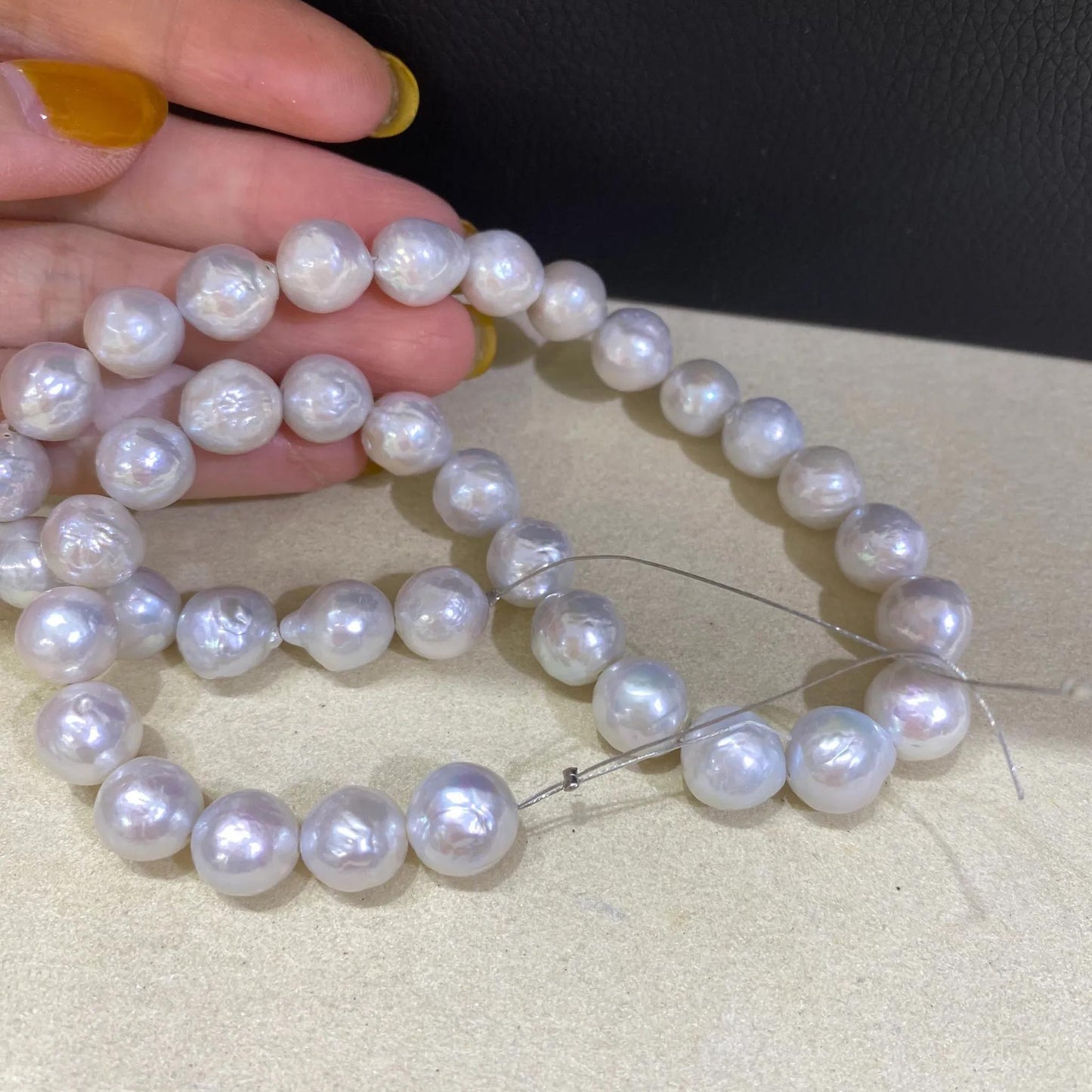 Silberblaue Süßwasserperlen für Schmuckherstellung –große nahezu runde Perlenstränge, glänzende DIY Perlen ca. 9mm für Halsketten Armbänder