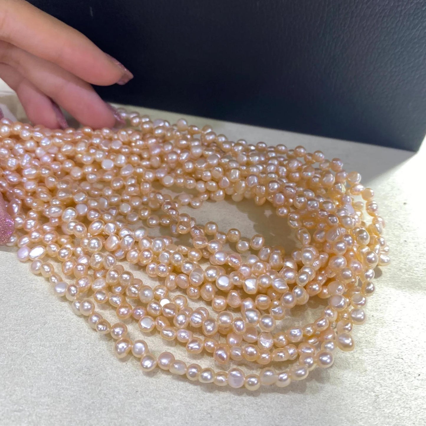 Pfirsichfarbene Barockperlen mit schrägem Bohrloch, natürliche Süßwasserperlen für Schmuckherstellung, kleine Blütenform DIY Perlenstrang