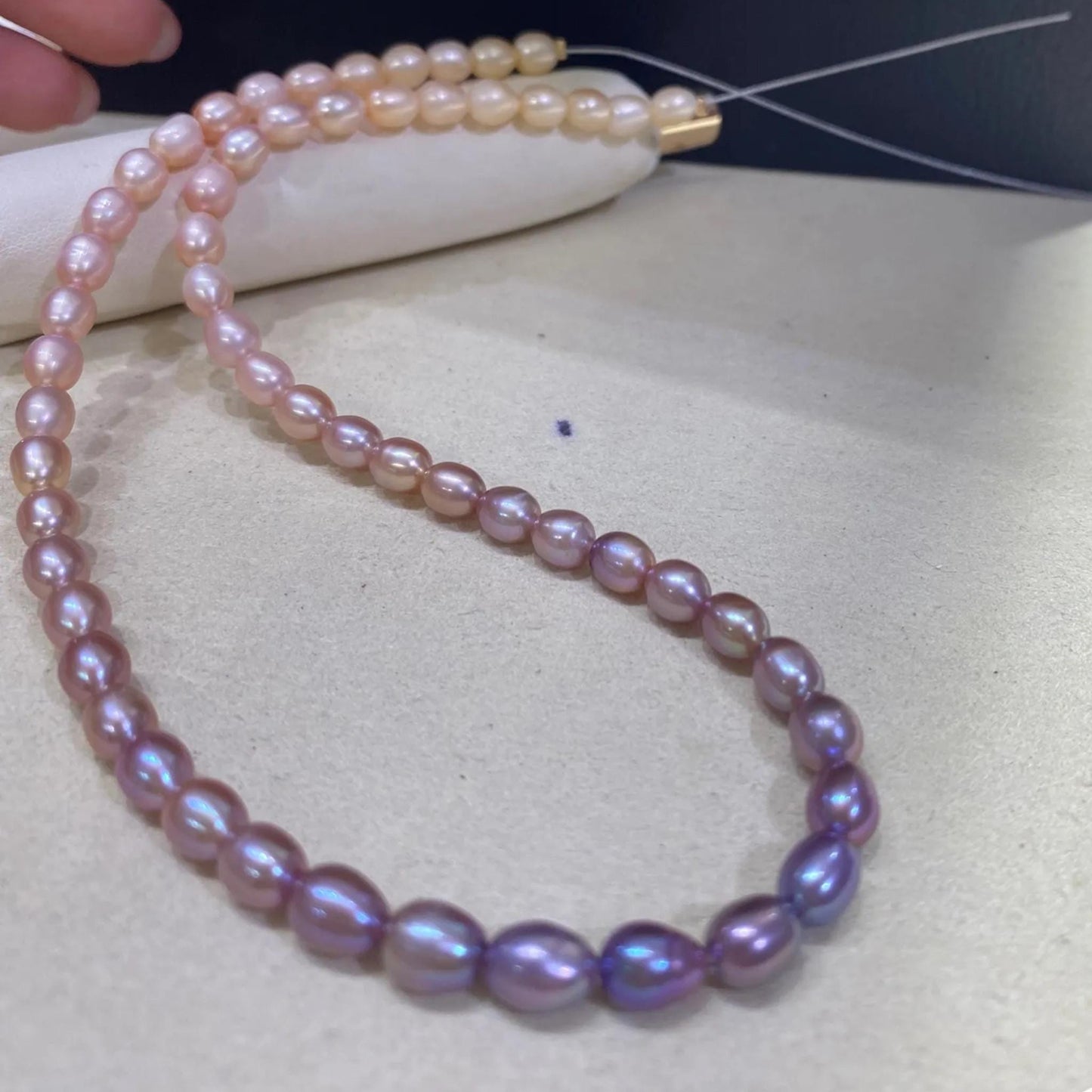 Handgemachte bunte Süßwasserperlen – Natürliche Reisform, pastellfarbene Ovalperlen für DIY Schmuck, ca. 5,7mm