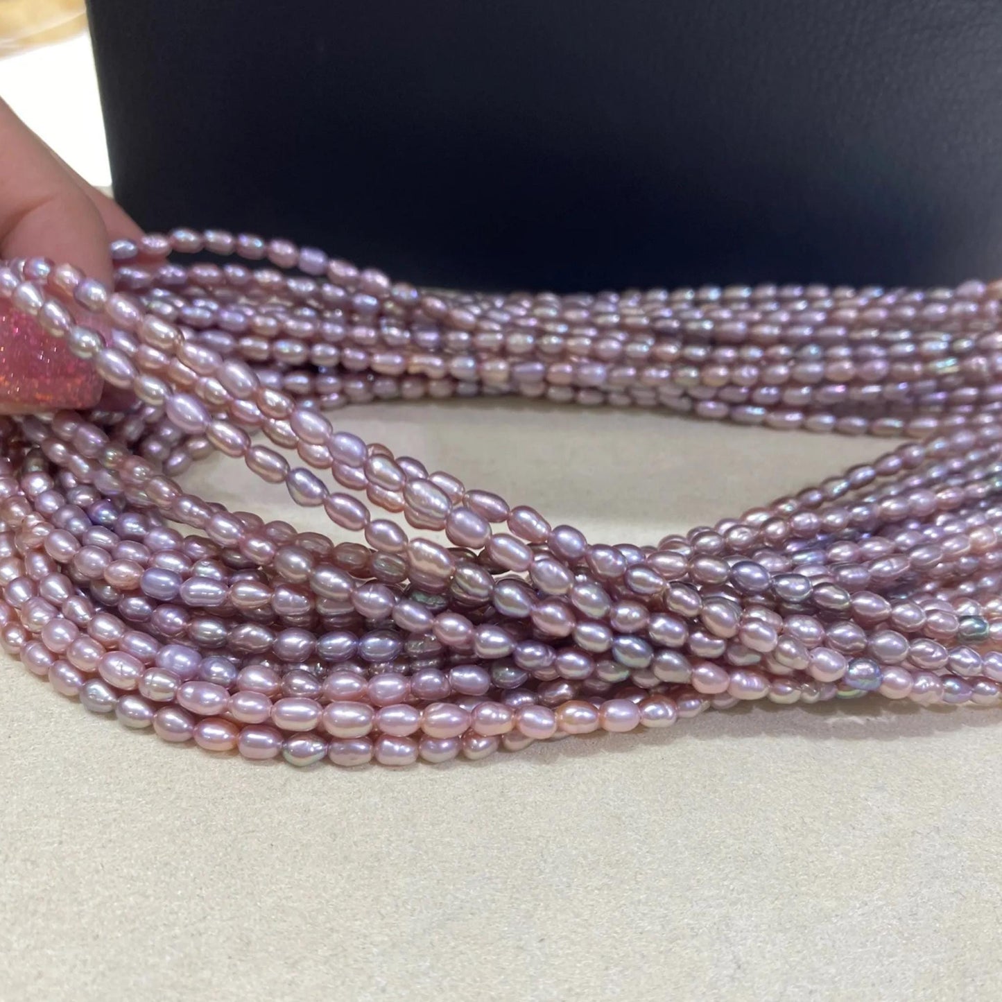 Natürliche Süßwasserperlen in Lavendelfarbe für DIY Schmuck, Kleine Reisform Perlen Strang, Oval Beads für Armbänder und Halsketten